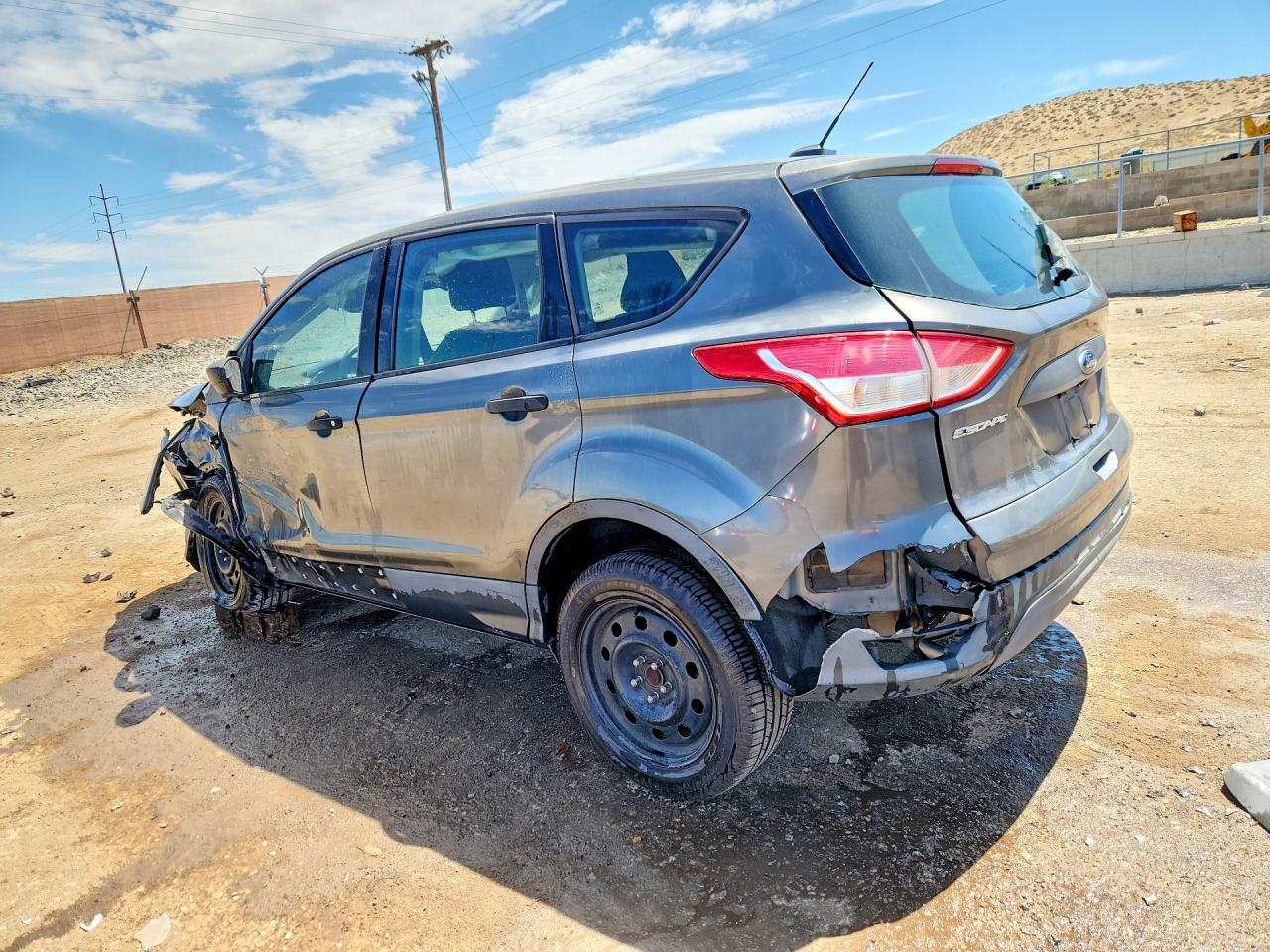 2015 Ford Escape S Серый vin: 1FMCU0F78FUC36799