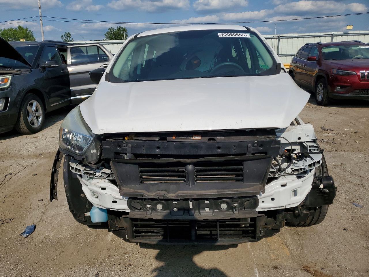 2017 Ford Escape S Белый vin: 1FMCU0F78HUB57202
