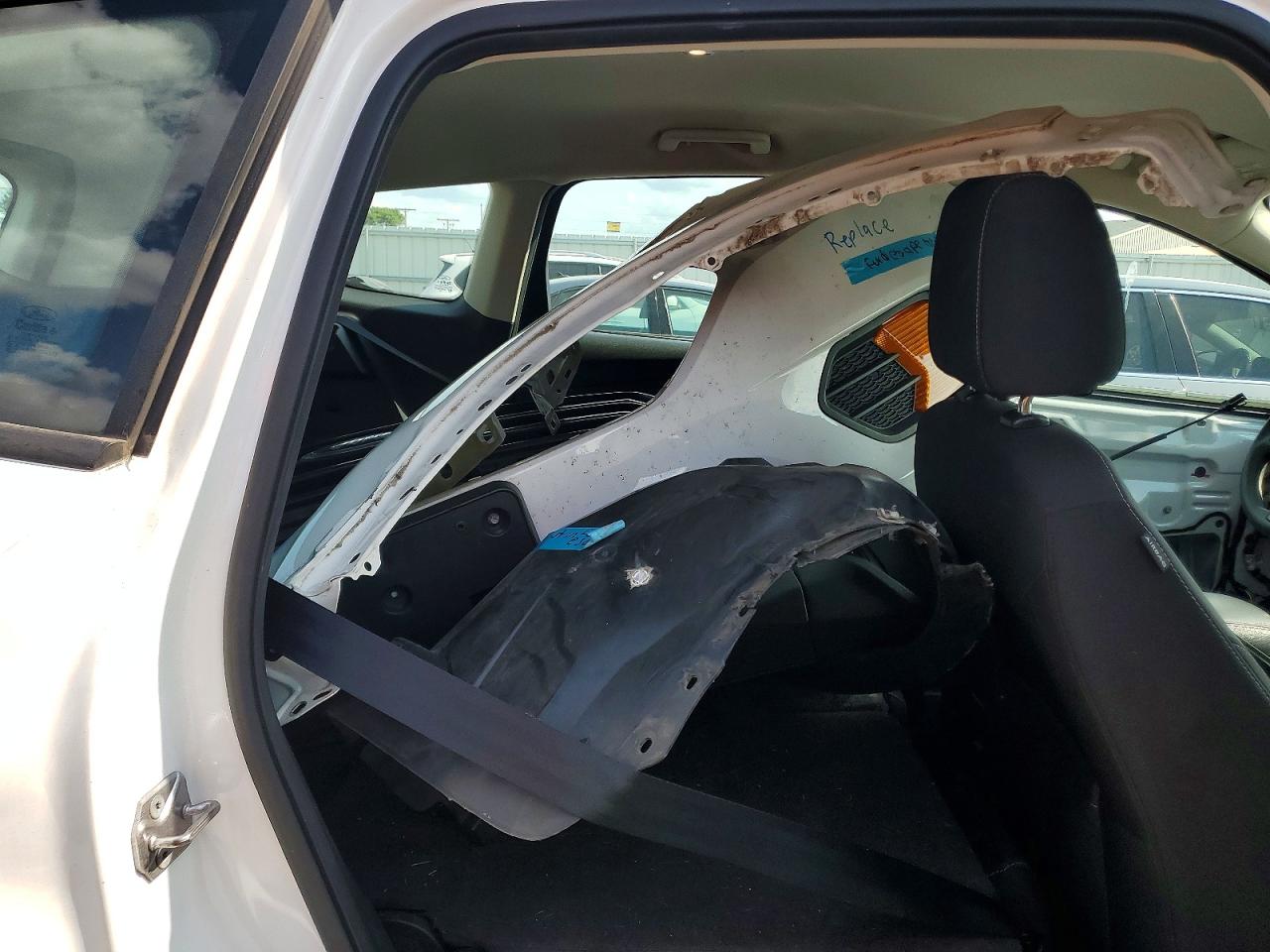 2017 Ford Escape S Белый vin: 1FMCU0F78HUB57202
