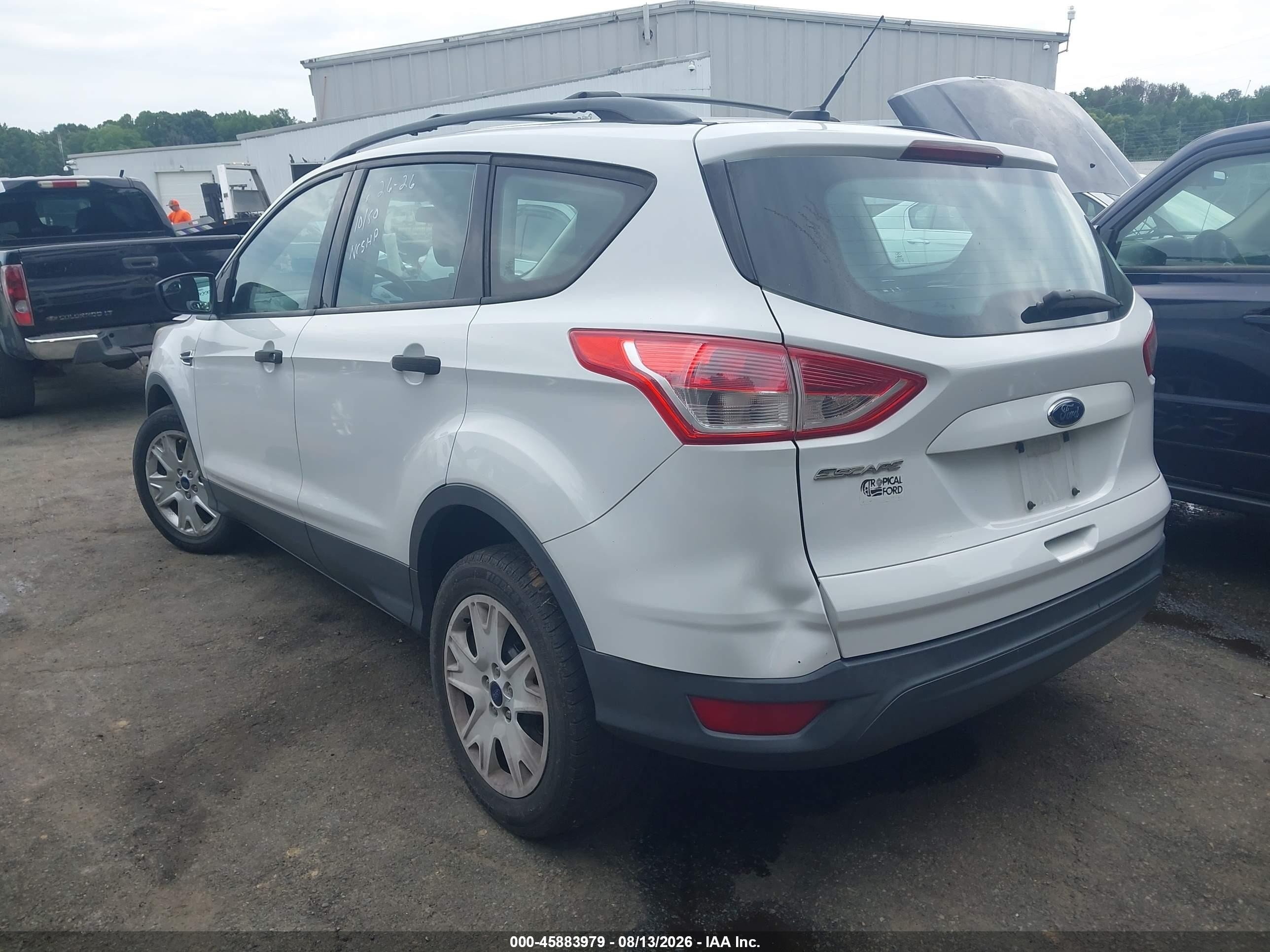 2013 Ford Escape S White vin: 1FMCU0F79DUA74453