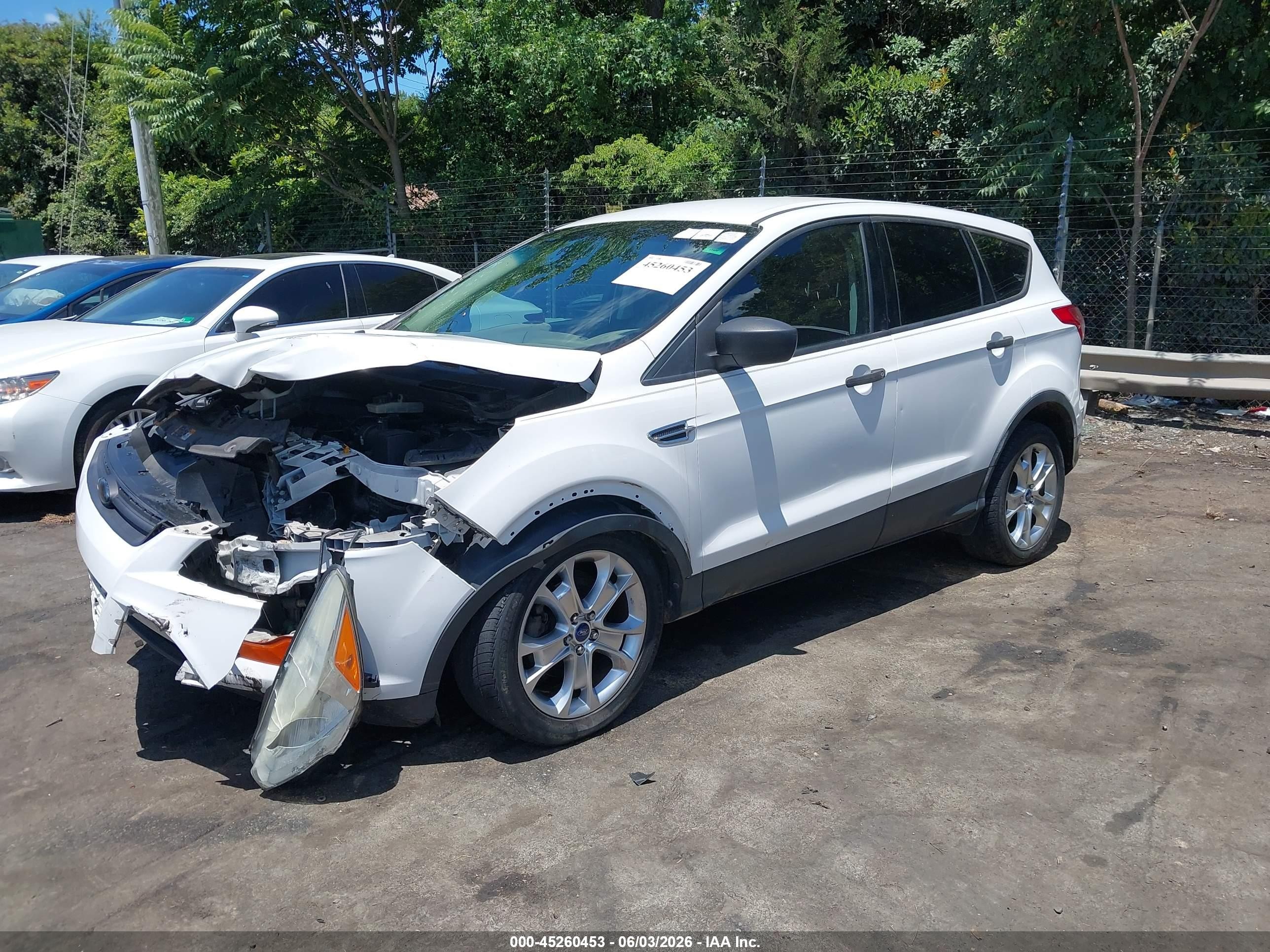 2013 Ford Escape S White vin: 1FMCU0F79DUA90801