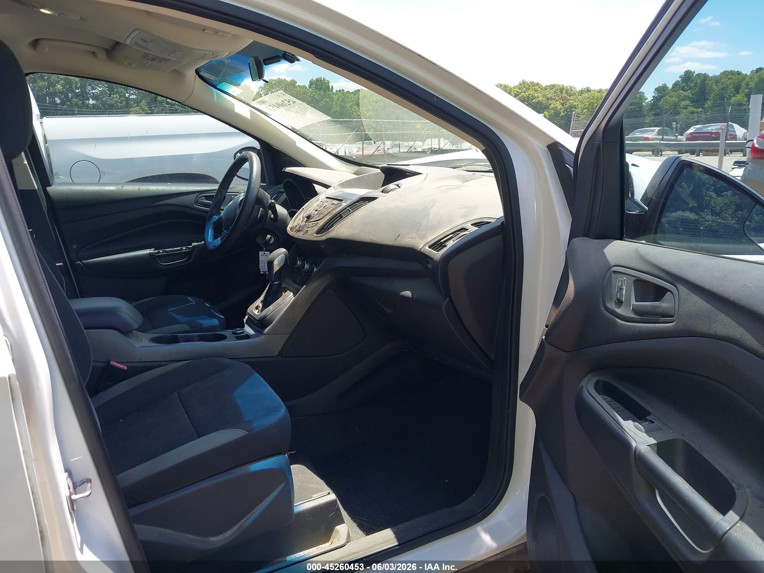 2013 Ford Escape S White vin: 1FMCU0F79DUA90801