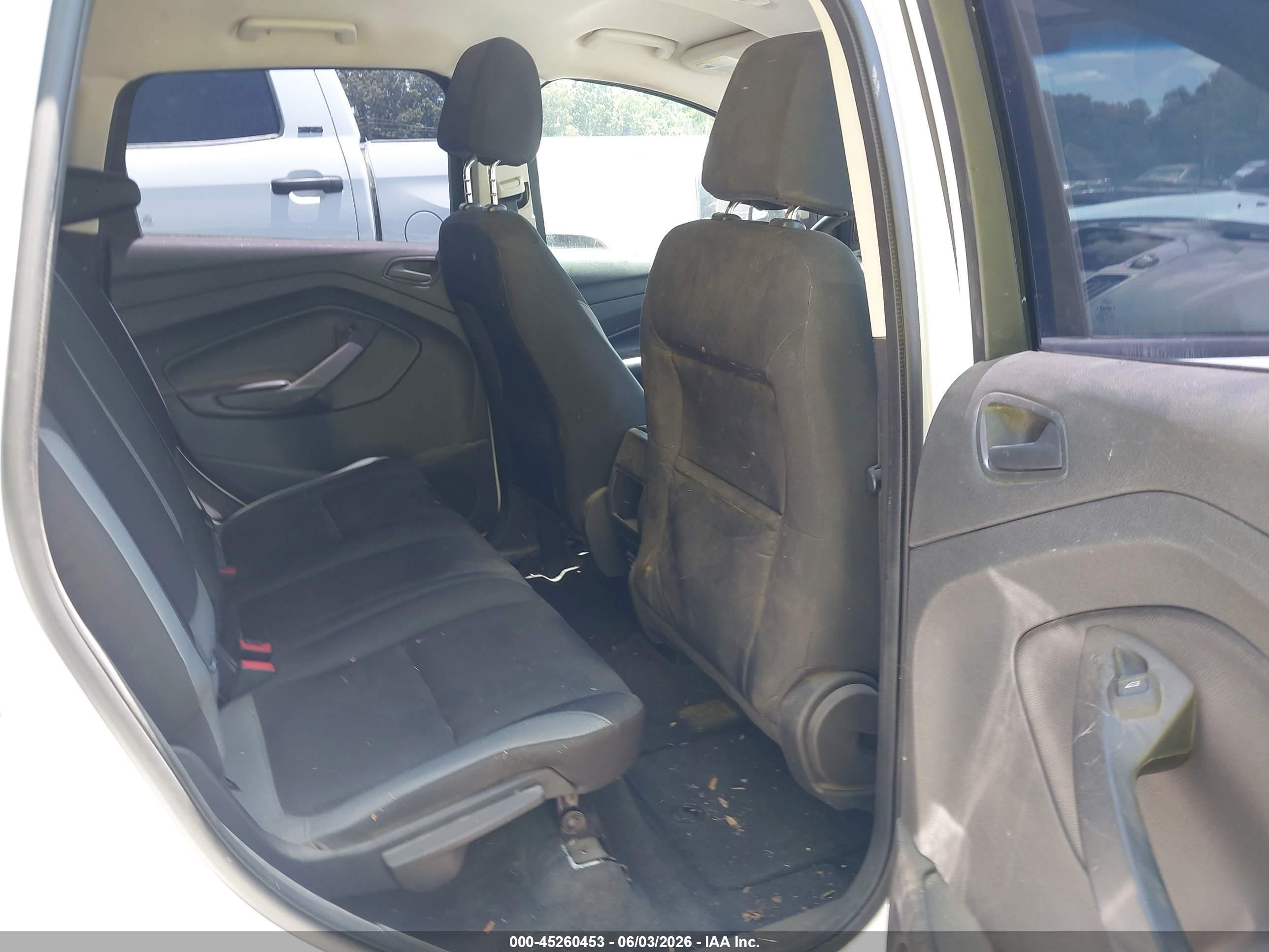 2013 Ford Escape S White vin: 1FMCU0F79DUA90801