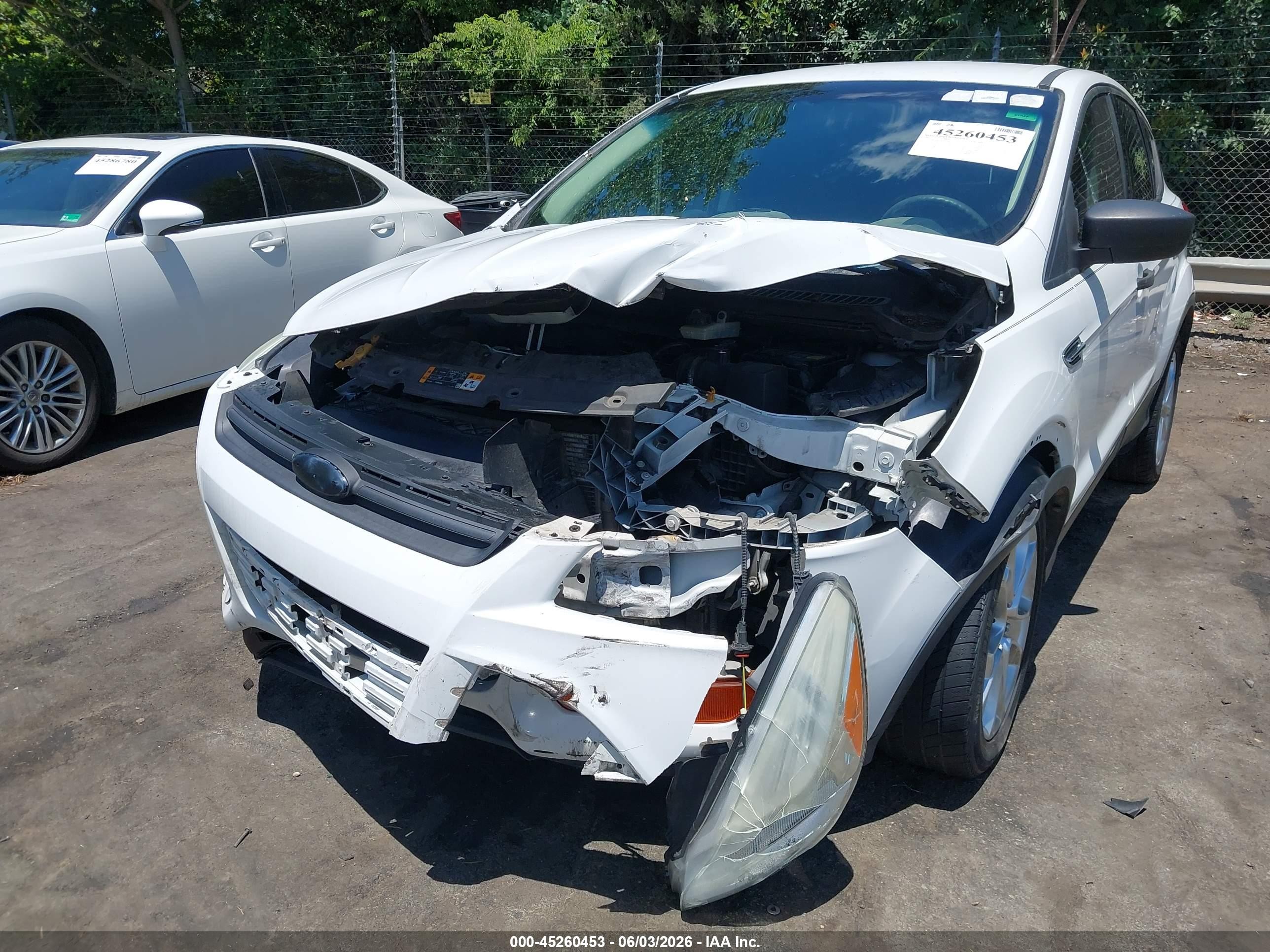 2013 Ford Escape S White vin: 1FMCU0F79DUA90801