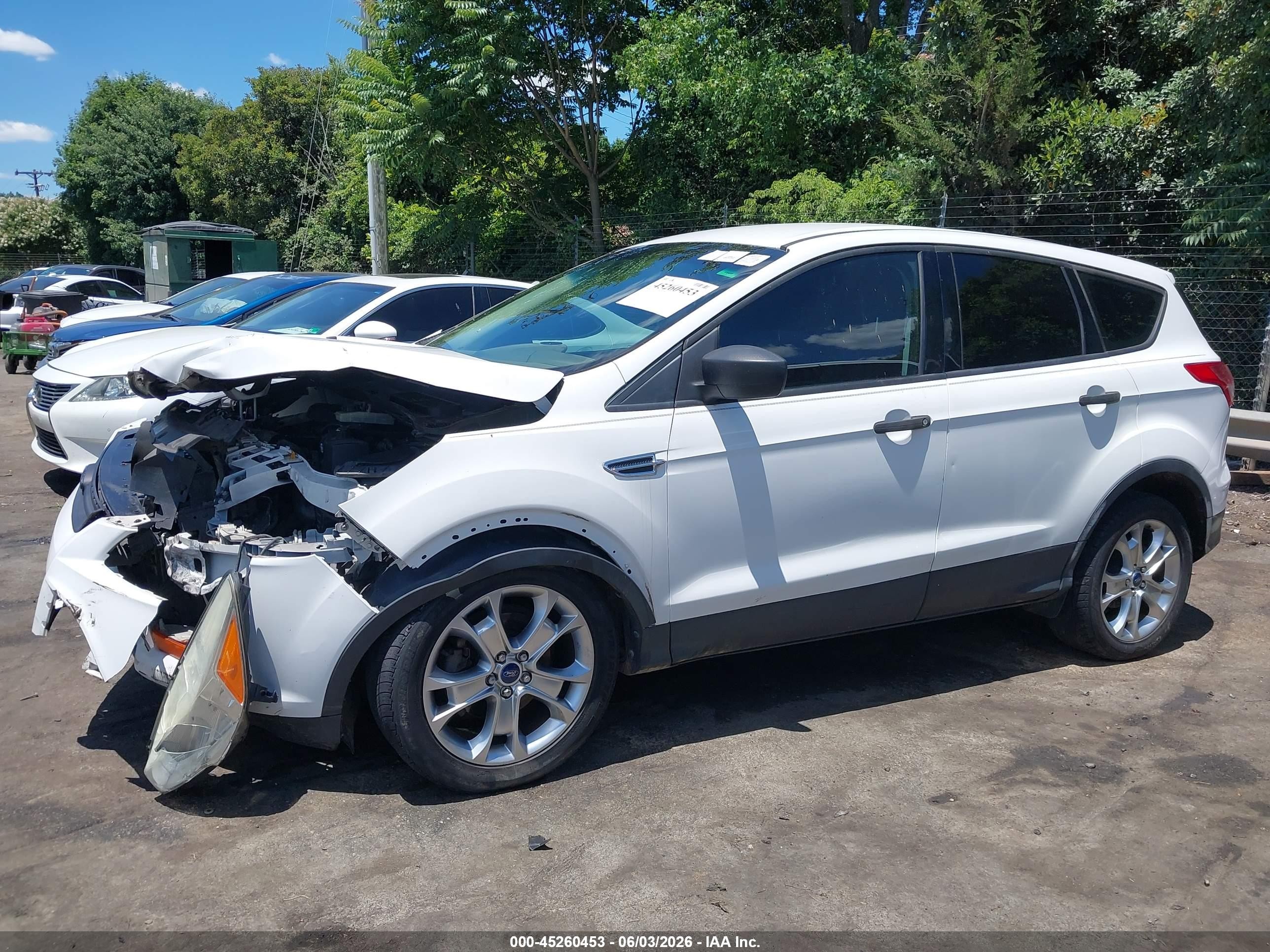 2013 Ford Escape S White vin: 1FMCU0F79DUA90801