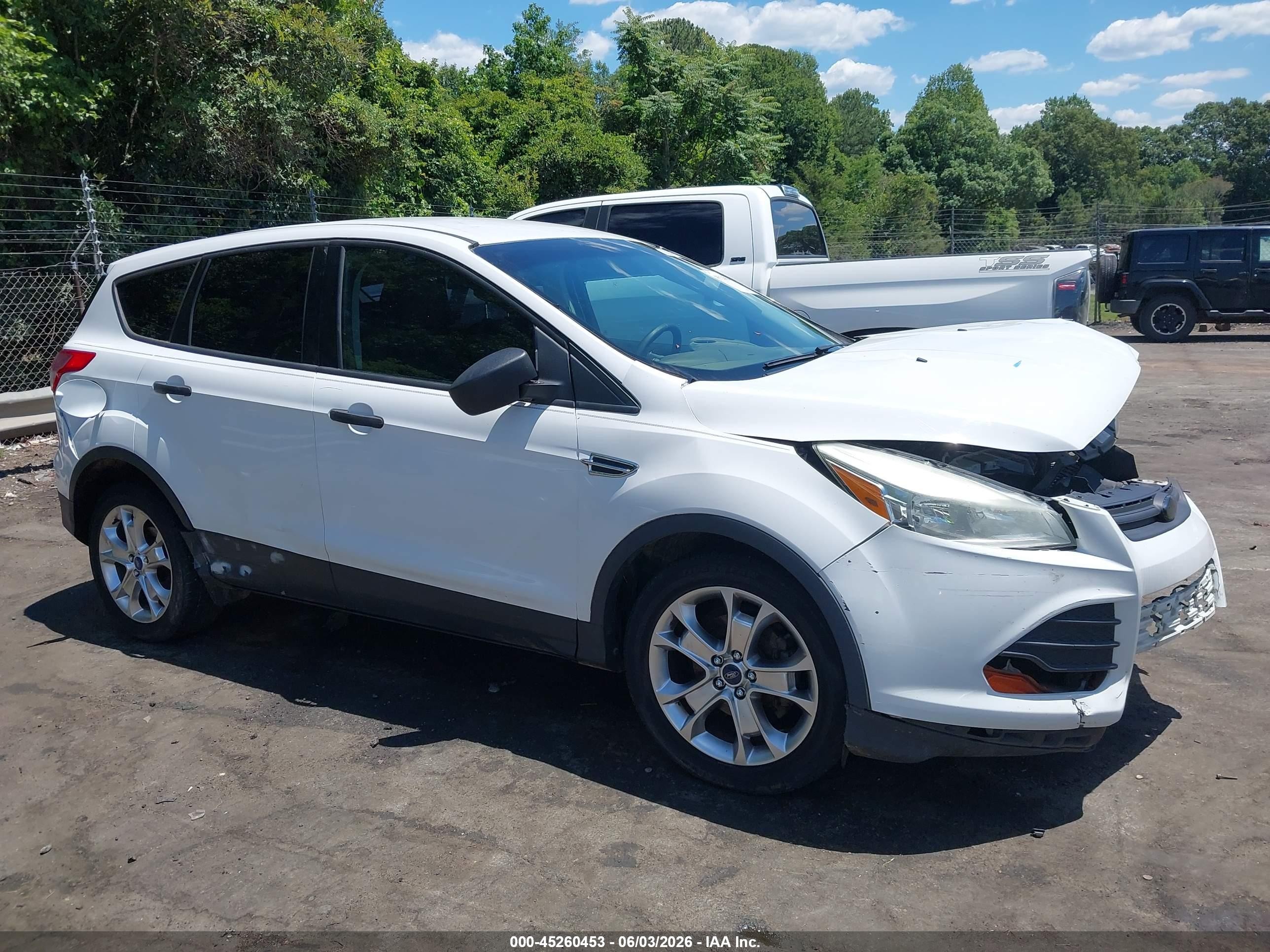 2013 Ford Escape S White vin: 1FMCU0F79DUA90801
