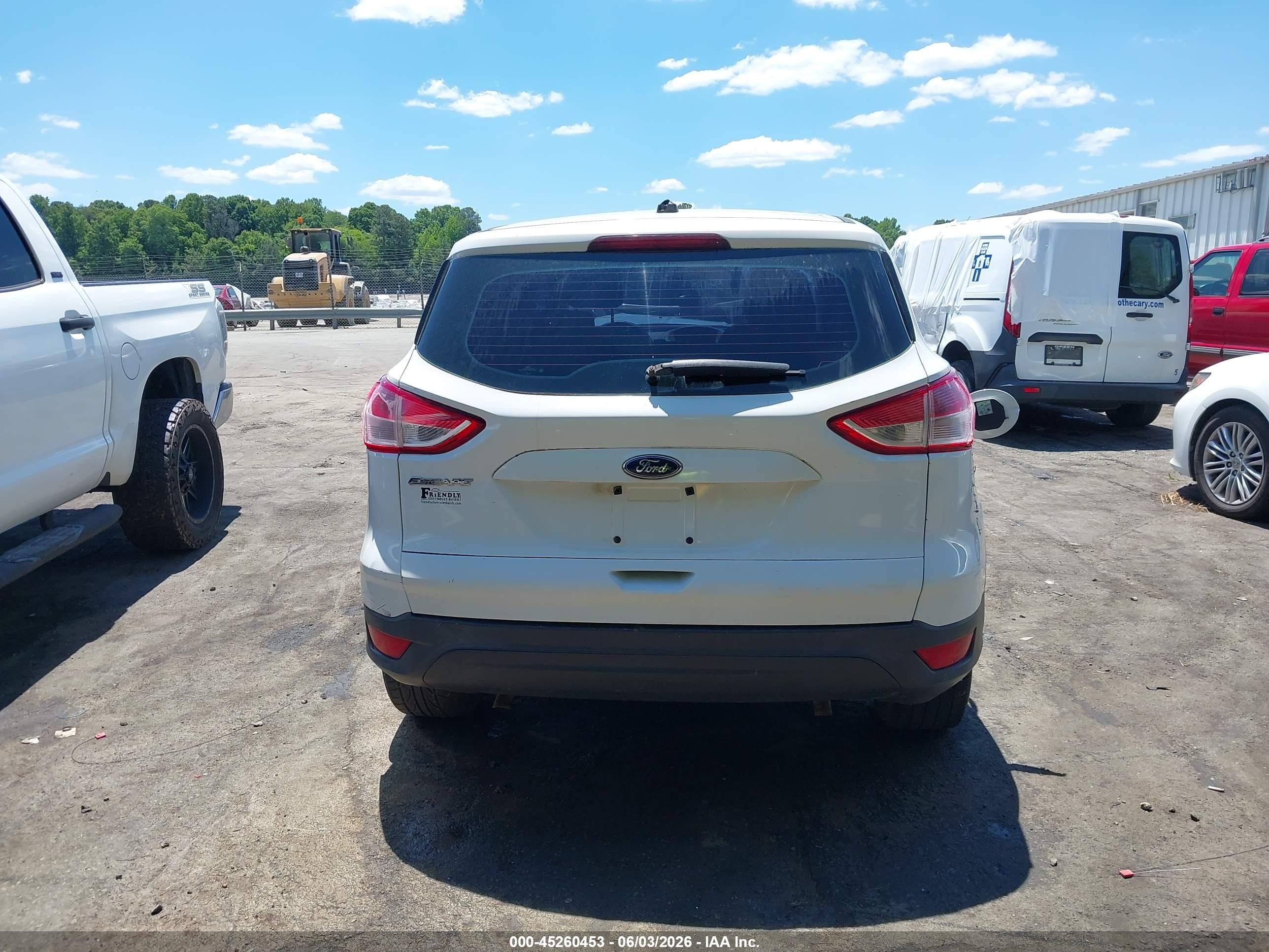 2013 Ford Escape S White vin: 1FMCU0F79DUA90801