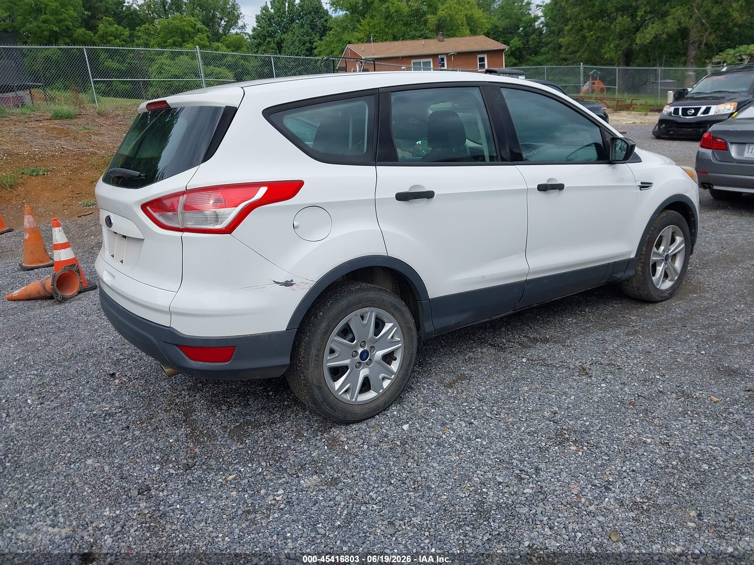2013 Ford Escape S White vin: 1FMCU0F79DUB44162