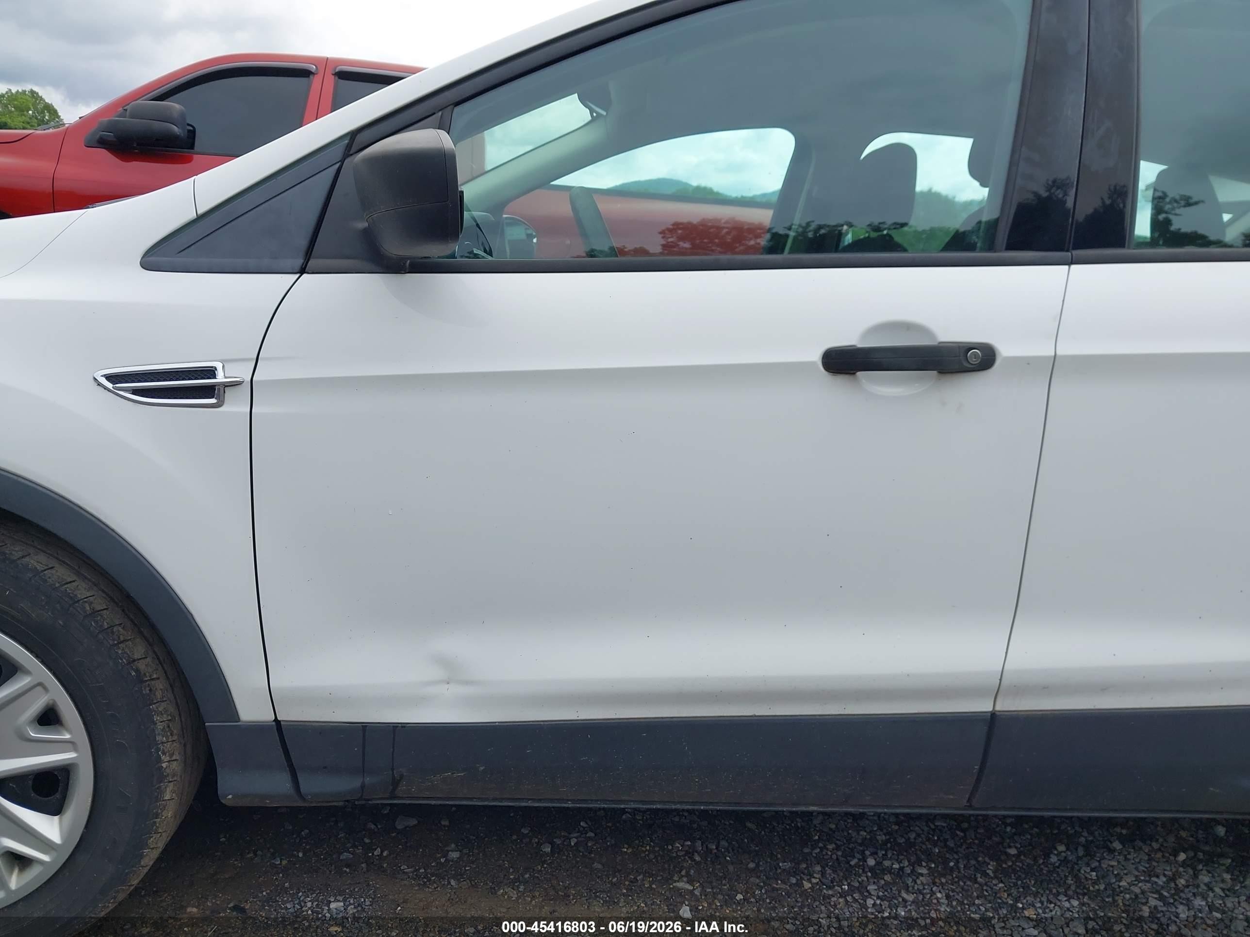 2013 Ford Escape S White vin: 1FMCU0F79DUB44162