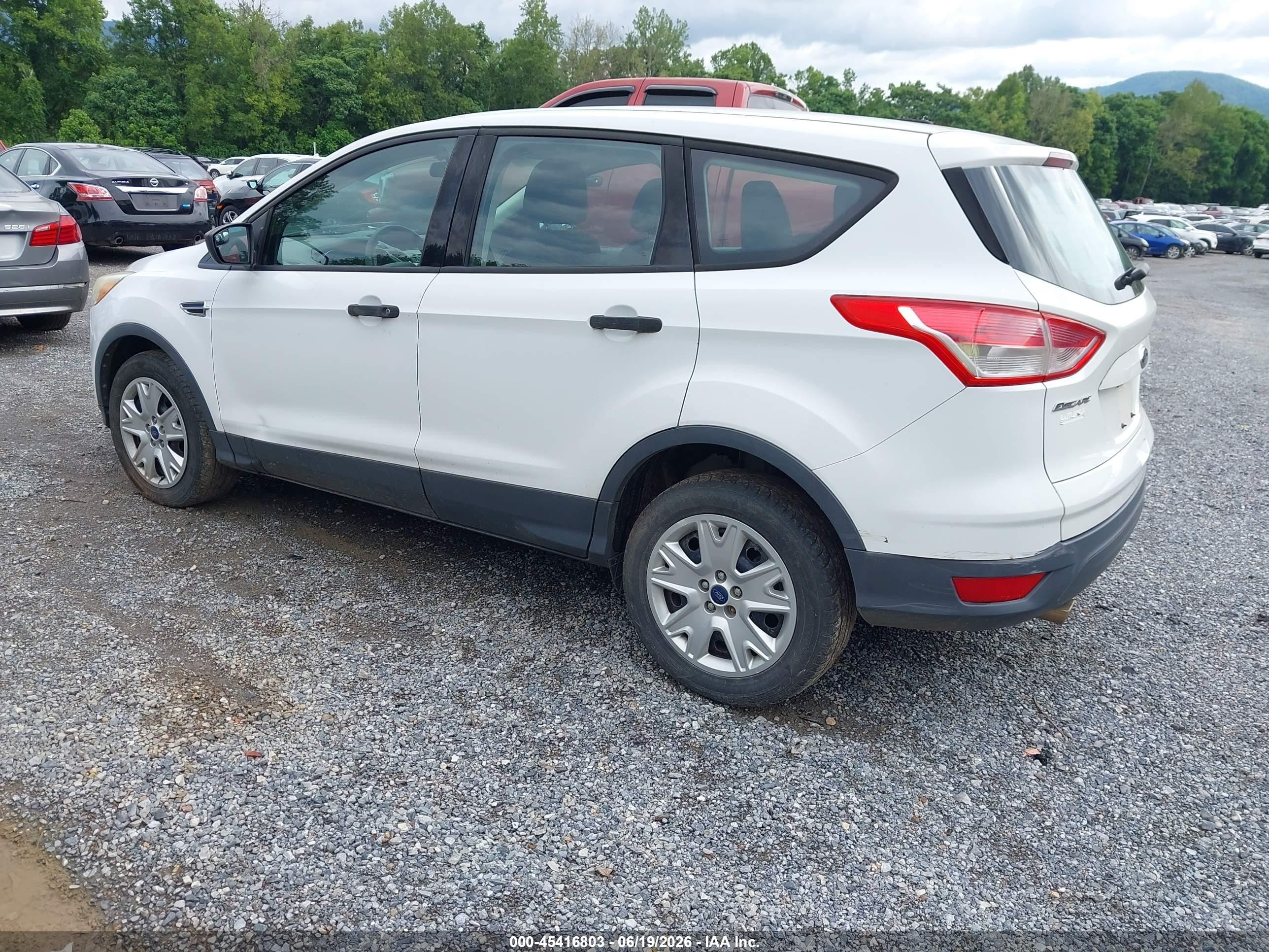 2013 Ford Escape S White vin: 1FMCU0F79DUB44162