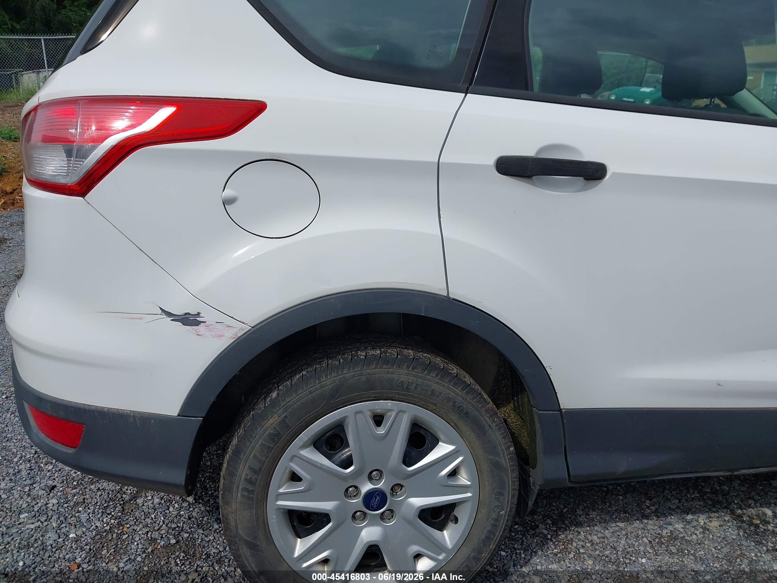 2013 Ford Escape S White vin: 1FMCU0F79DUB44162