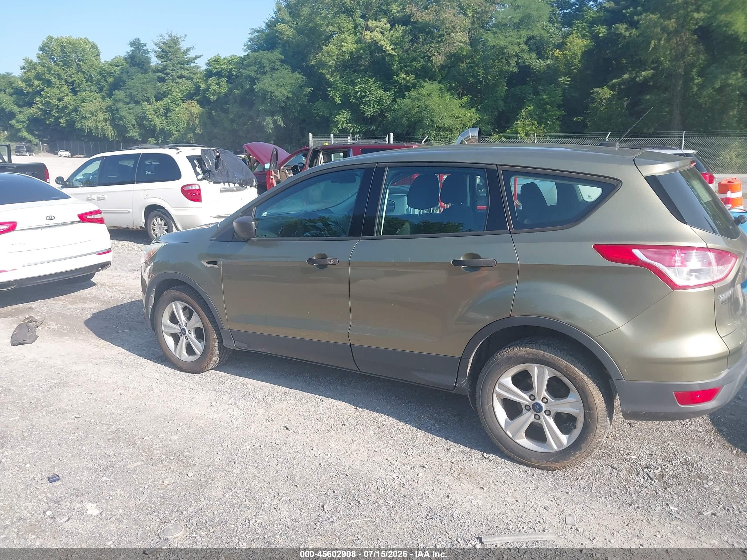 2013 Ford Escape S Green vin: 1FMCU0F79DUC91694