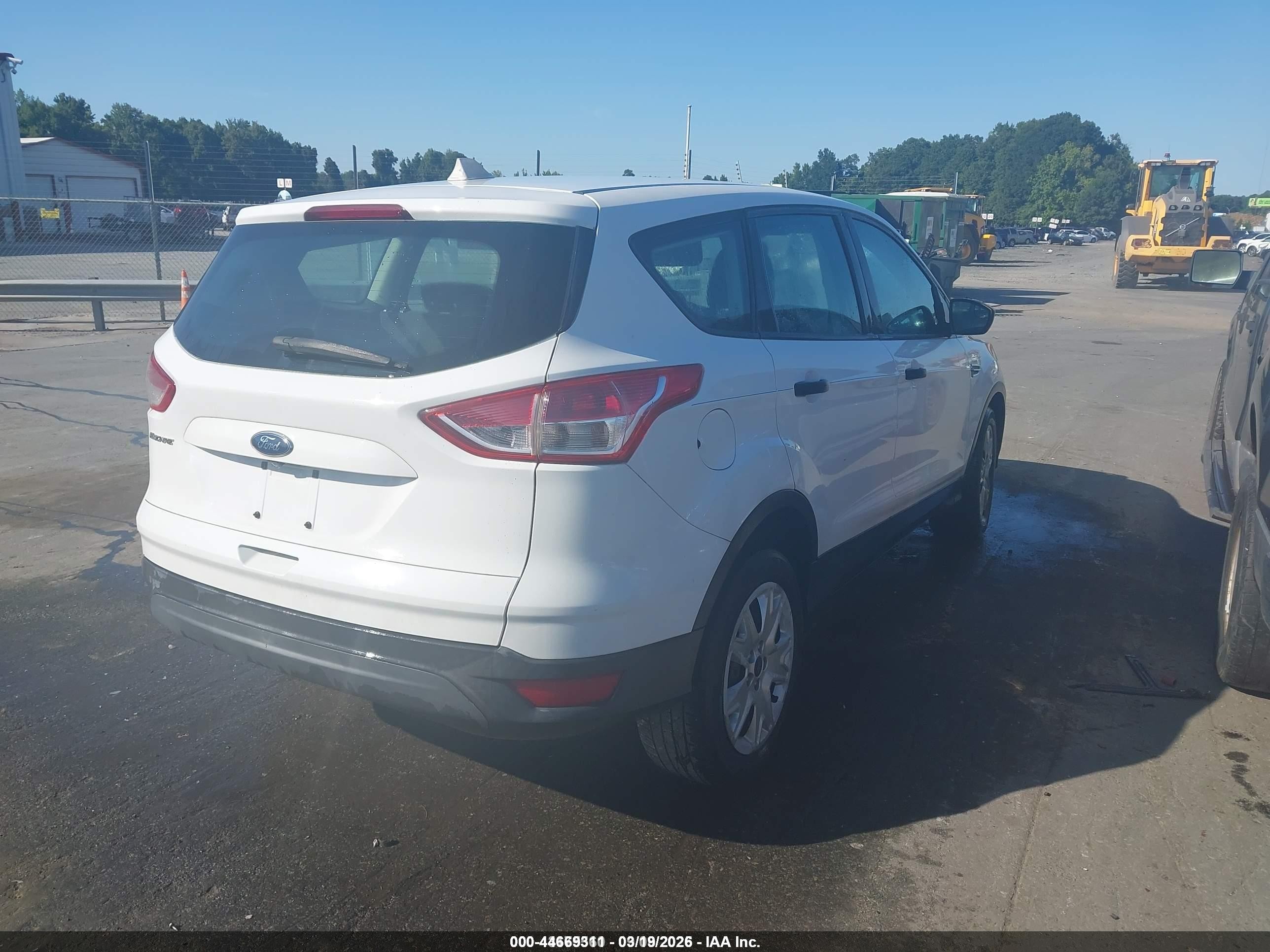 2014 Ford Escape S White vin: 1FMCU0F79EUA35105