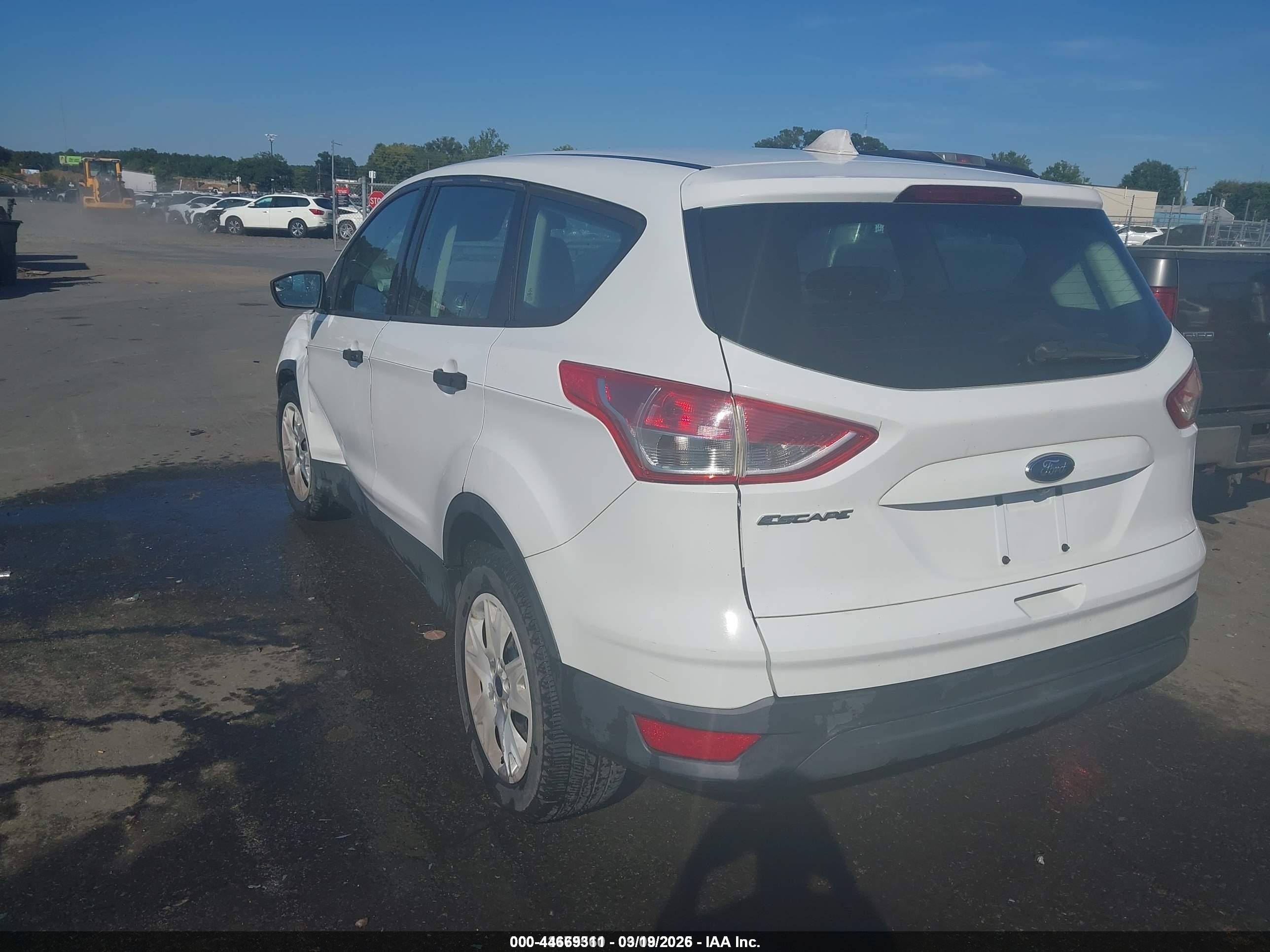 2014 Ford Escape S White vin: 1FMCU0F79EUA35105