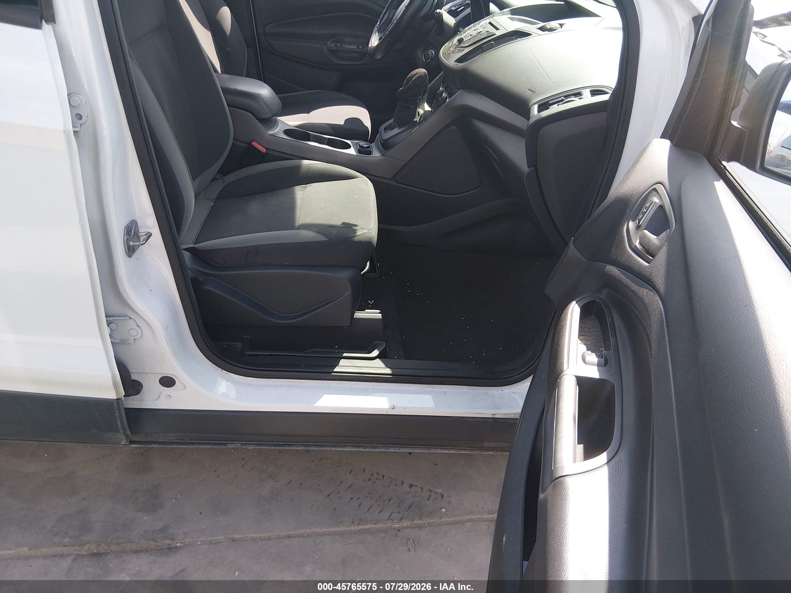 2014 Ford Escape S White vin: 1FMCU0F79EUC21047