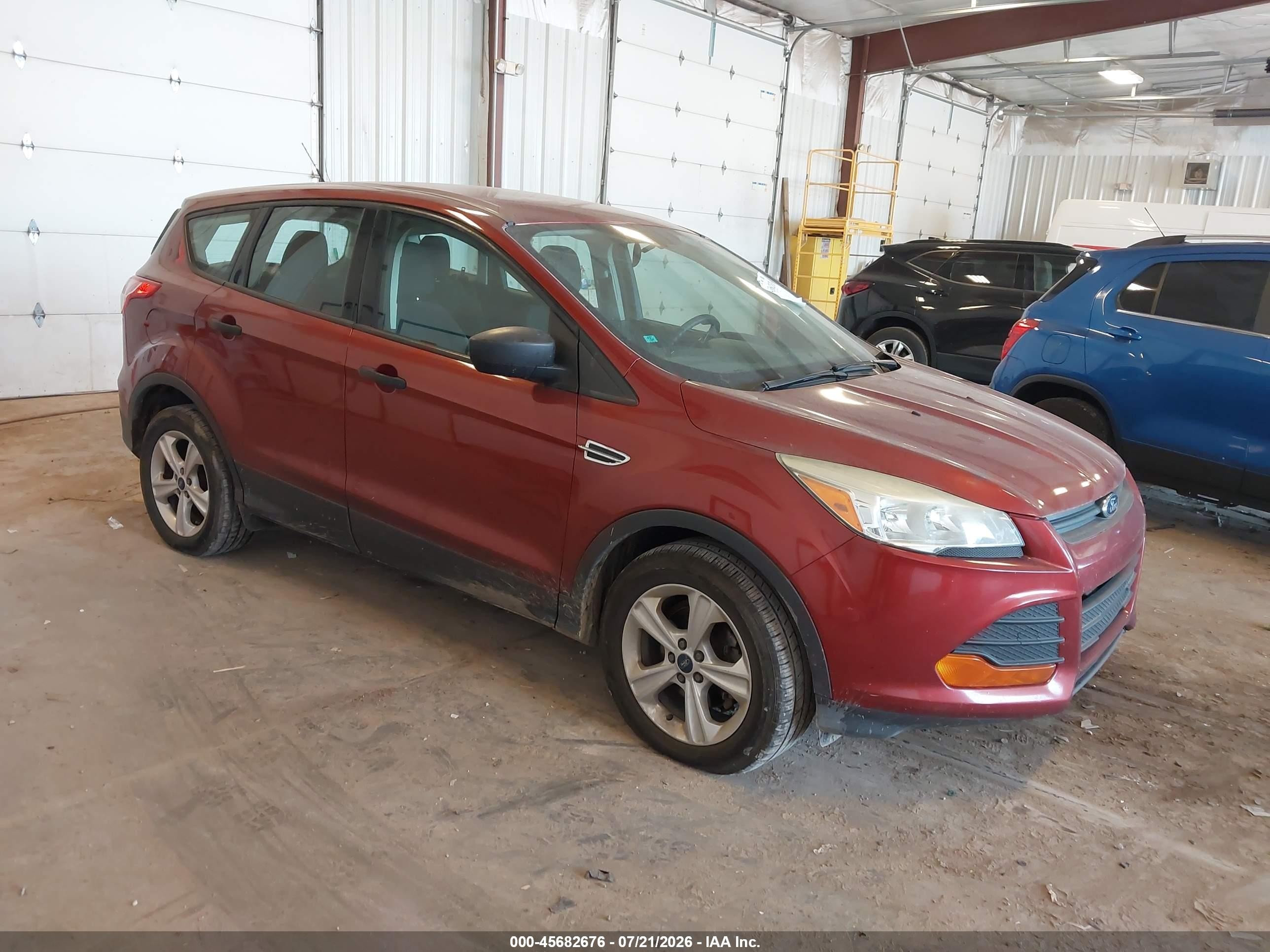 2014 Ford Escape S Red vin: 1FMCU0F79EUE38081