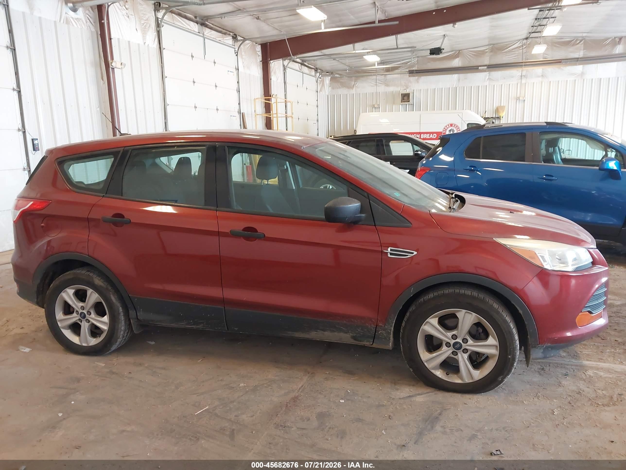 2014 Ford Escape S Red vin: 1FMCU0F79EUE38081