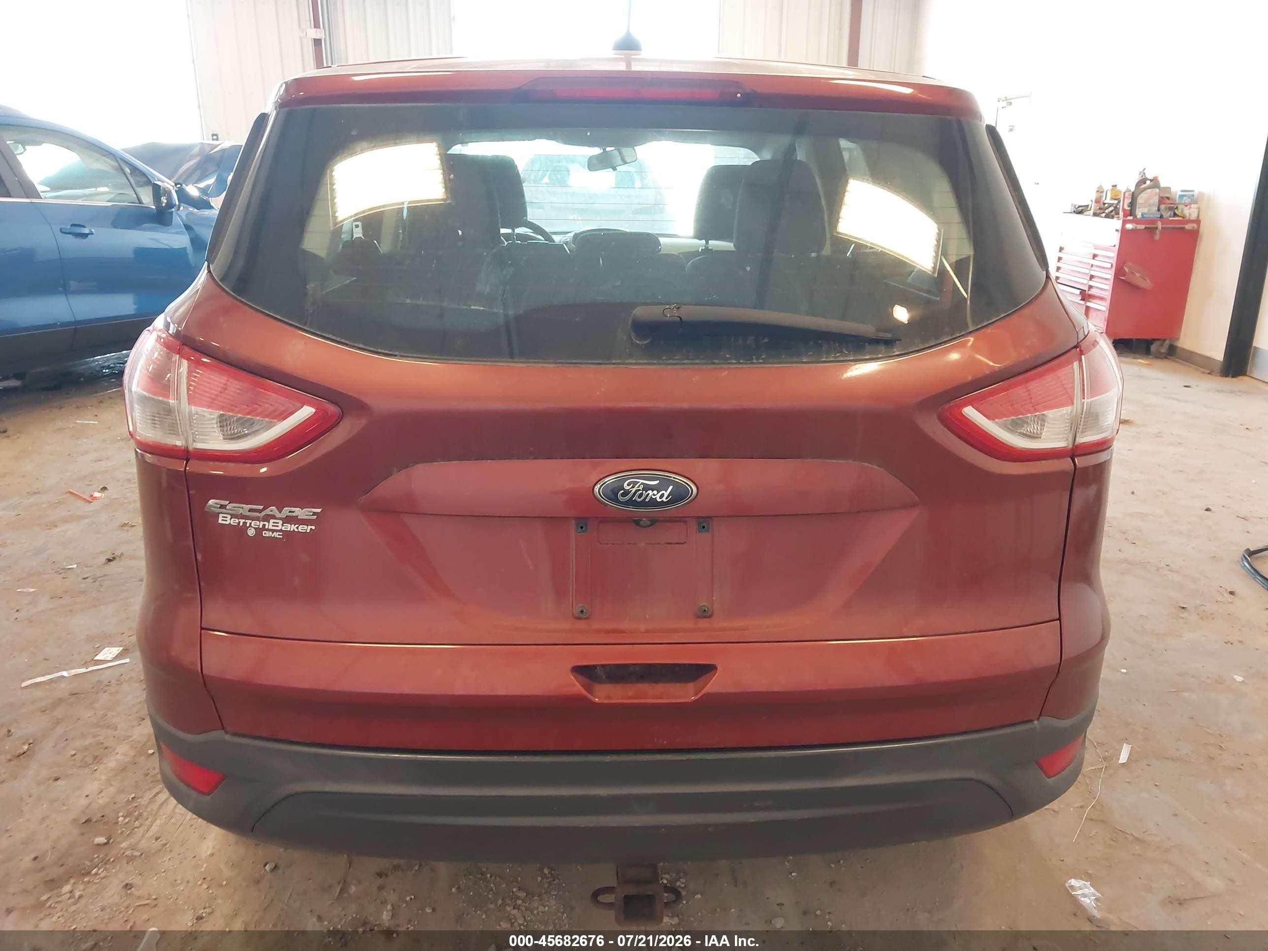 2014 Ford Escape S Red vin: 1FMCU0F79EUE38081