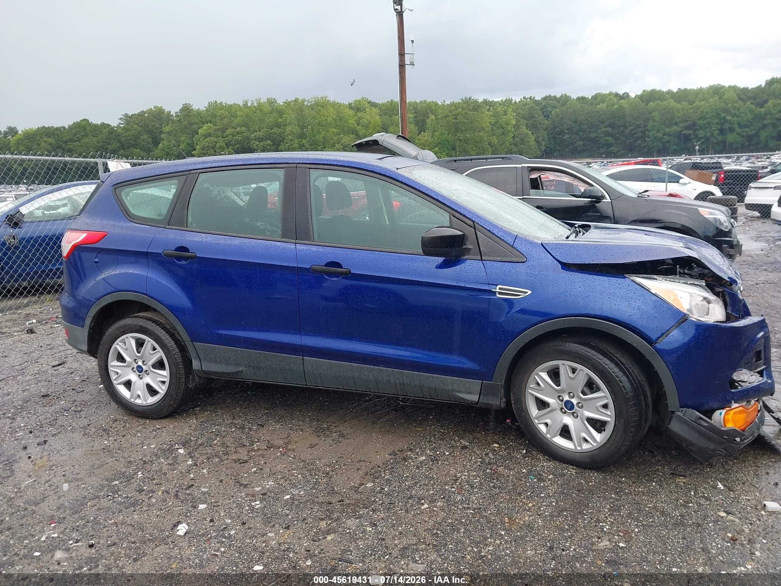 2013 Ford Escape S Dark Blue vin: 1FMCU0F7XDUB50701