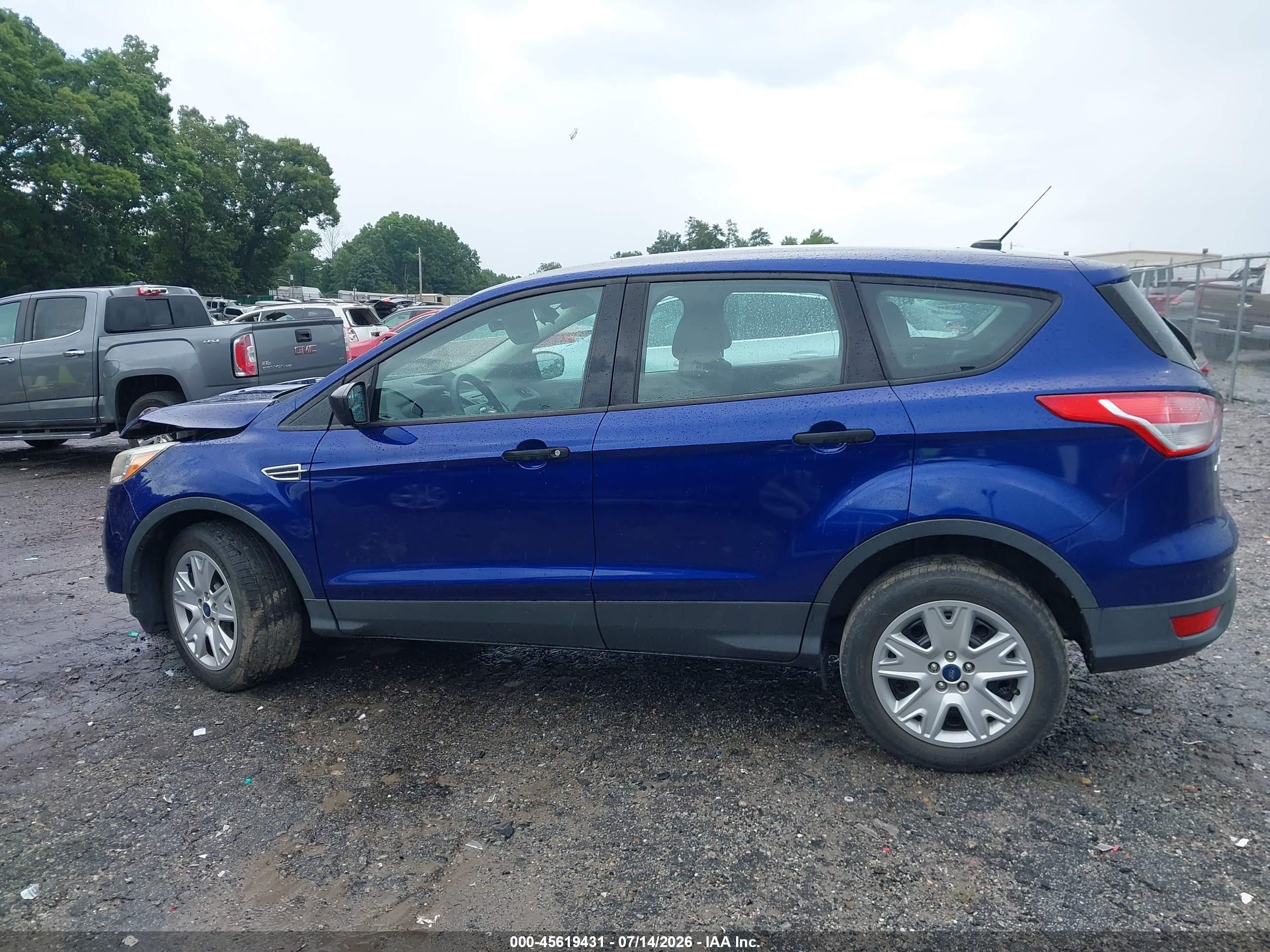 2013 Ford Escape S Dark Blue vin: 1FMCU0F7XDUB50701
