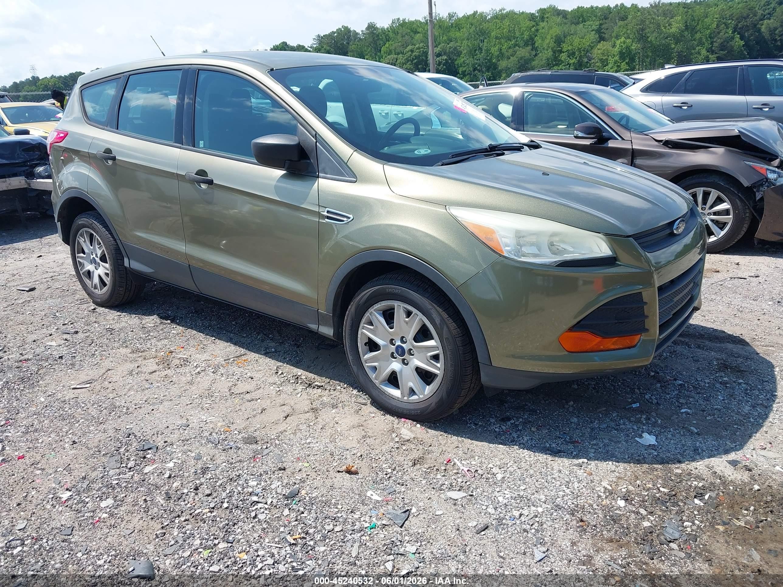 2013 Ford Escape S Green vin: 1FMCU0F7XDUC01372