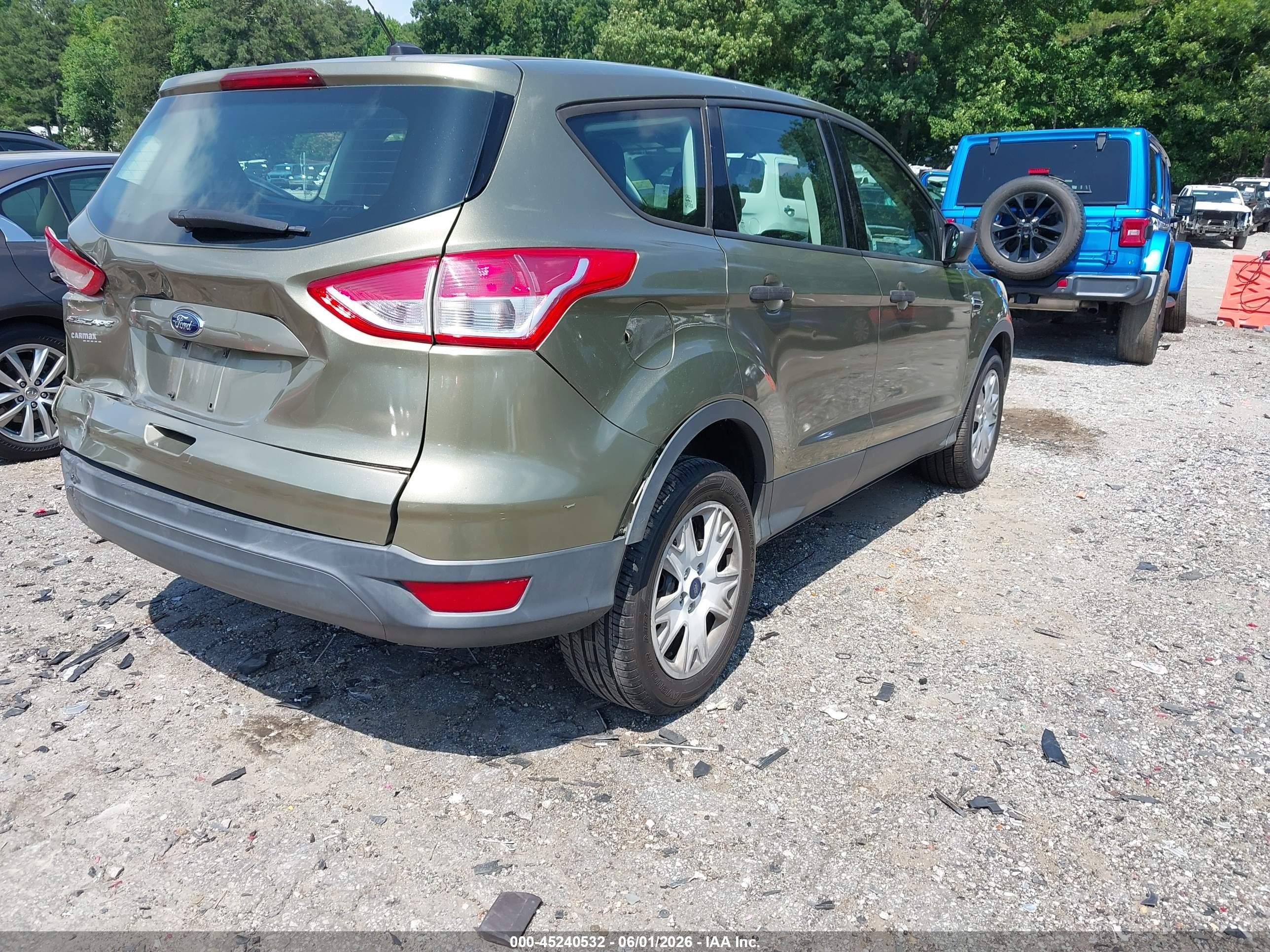 2013 Ford Escape S Green vin: 1FMCU0F7XDUC01372