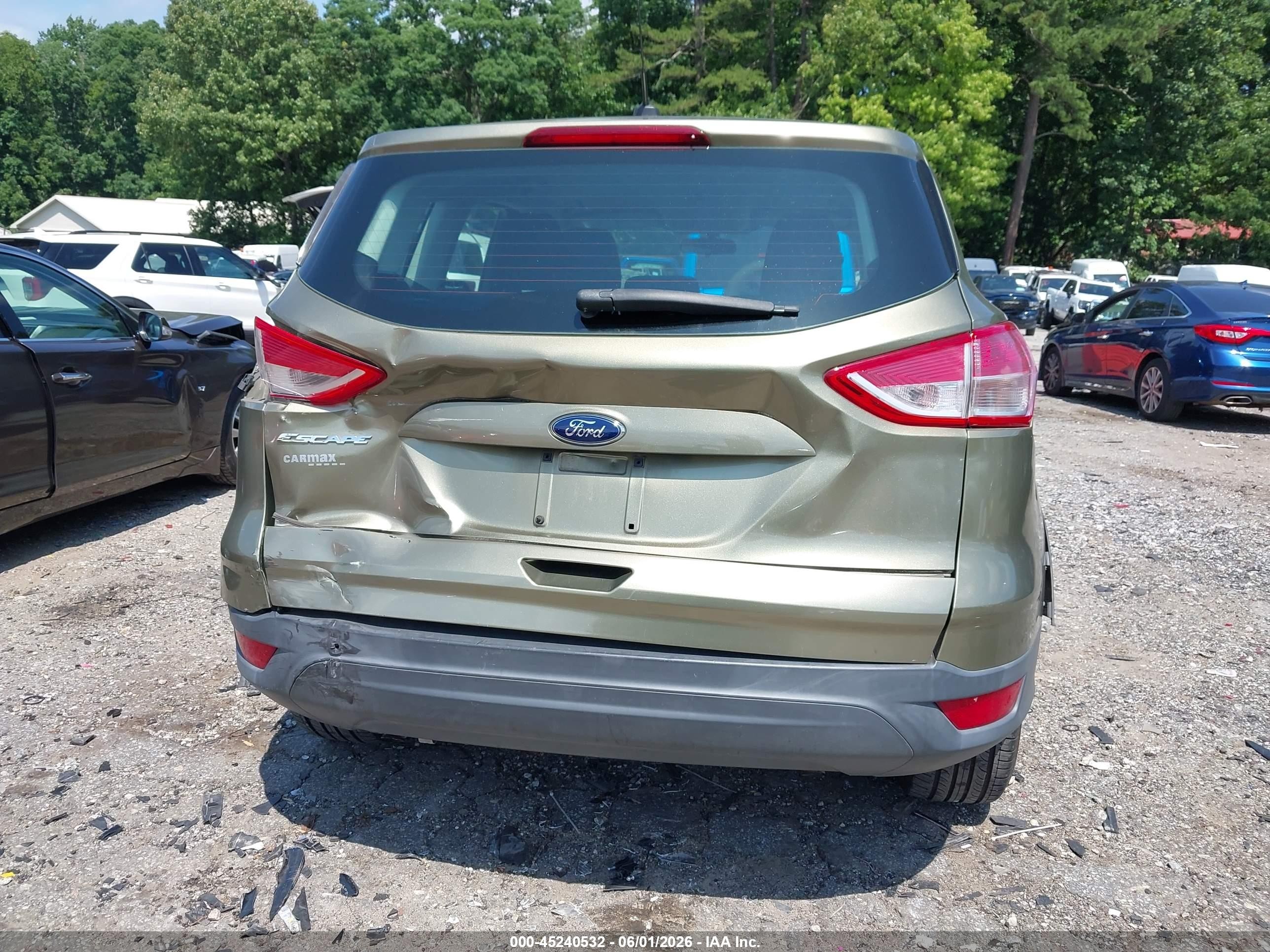 2013 Ford Escape S Green vin: 1FMCU0F7XDUC01372
