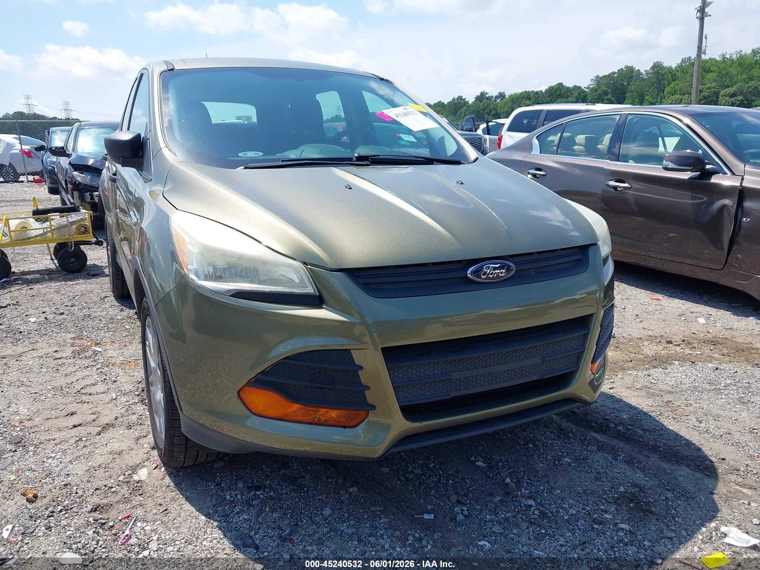 2013 Ford Escape S Green vin: 1FMCU0F7XDUC01372