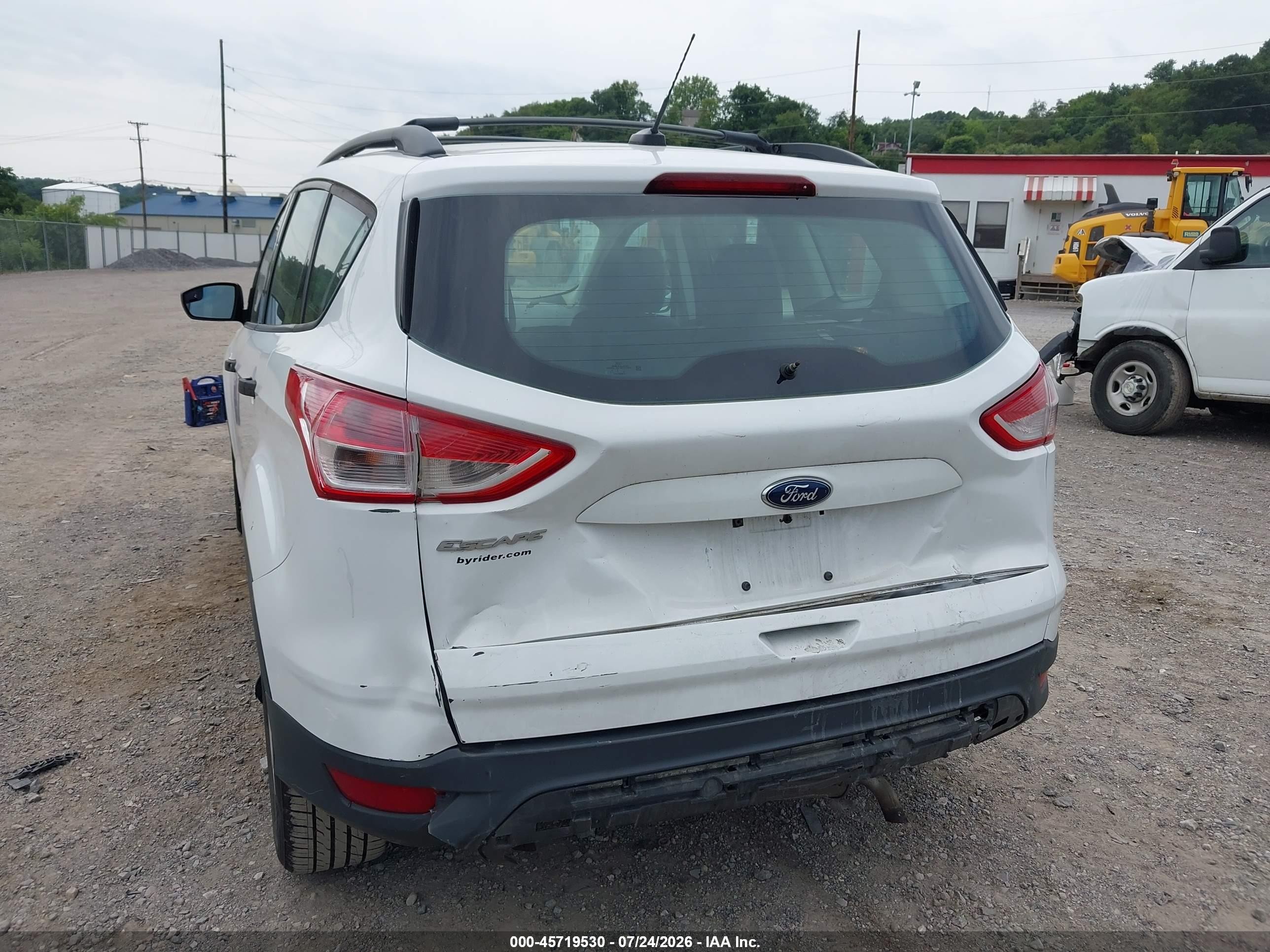 2013 Ford Escape S White vin: 1FMCU0F7XDUD11354