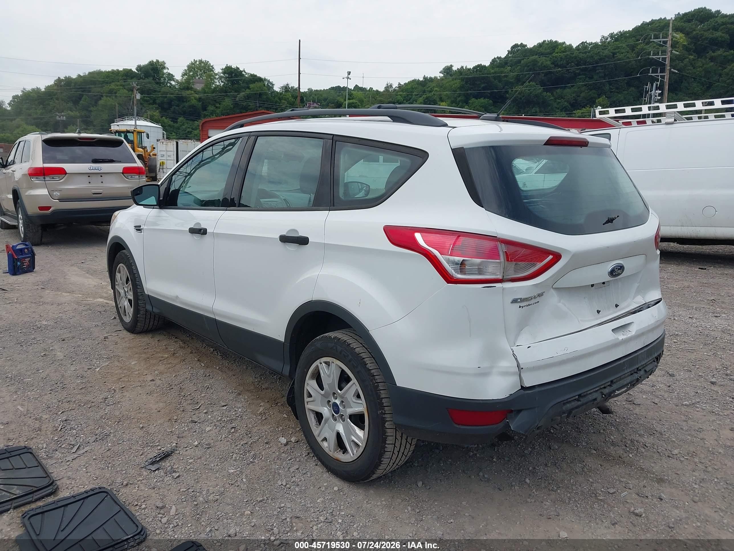 2013 Ford Escape S White vin: 1FMCU0F7XDUD11354