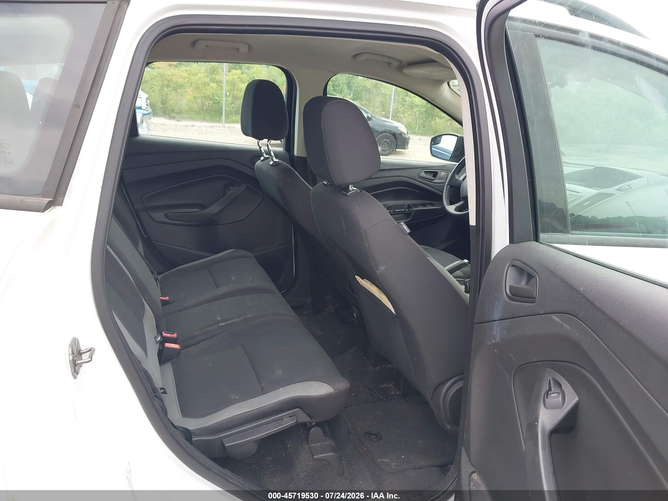 2013 Ford Escape S White vin: 1FMCU0F7XDUD11354