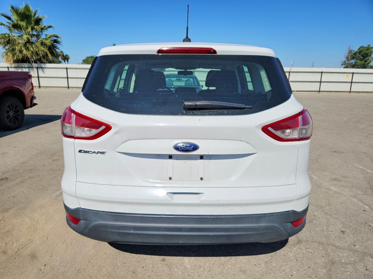 2013 Ford Escape S White vin: 1FMCU0F7XDUD37081