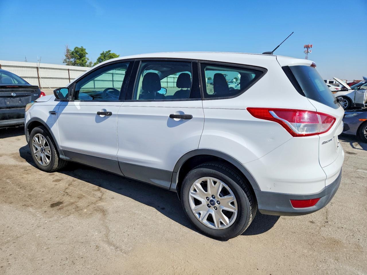 2013 Ford Escape S White vin: 1FMCU0F7XDUD37081