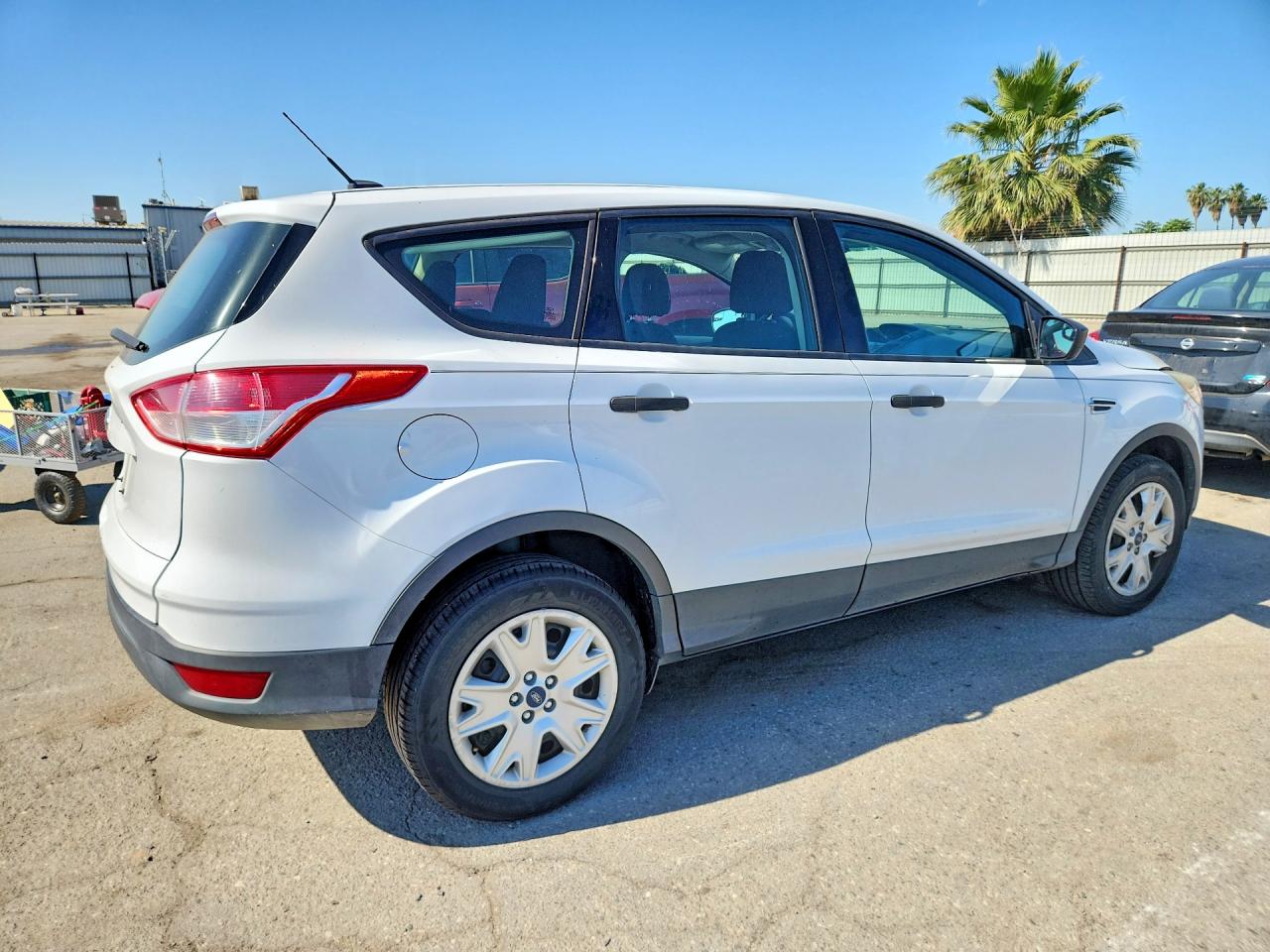 2013 Ford Escape S White vin: 1FMCU0F7XDUD37081