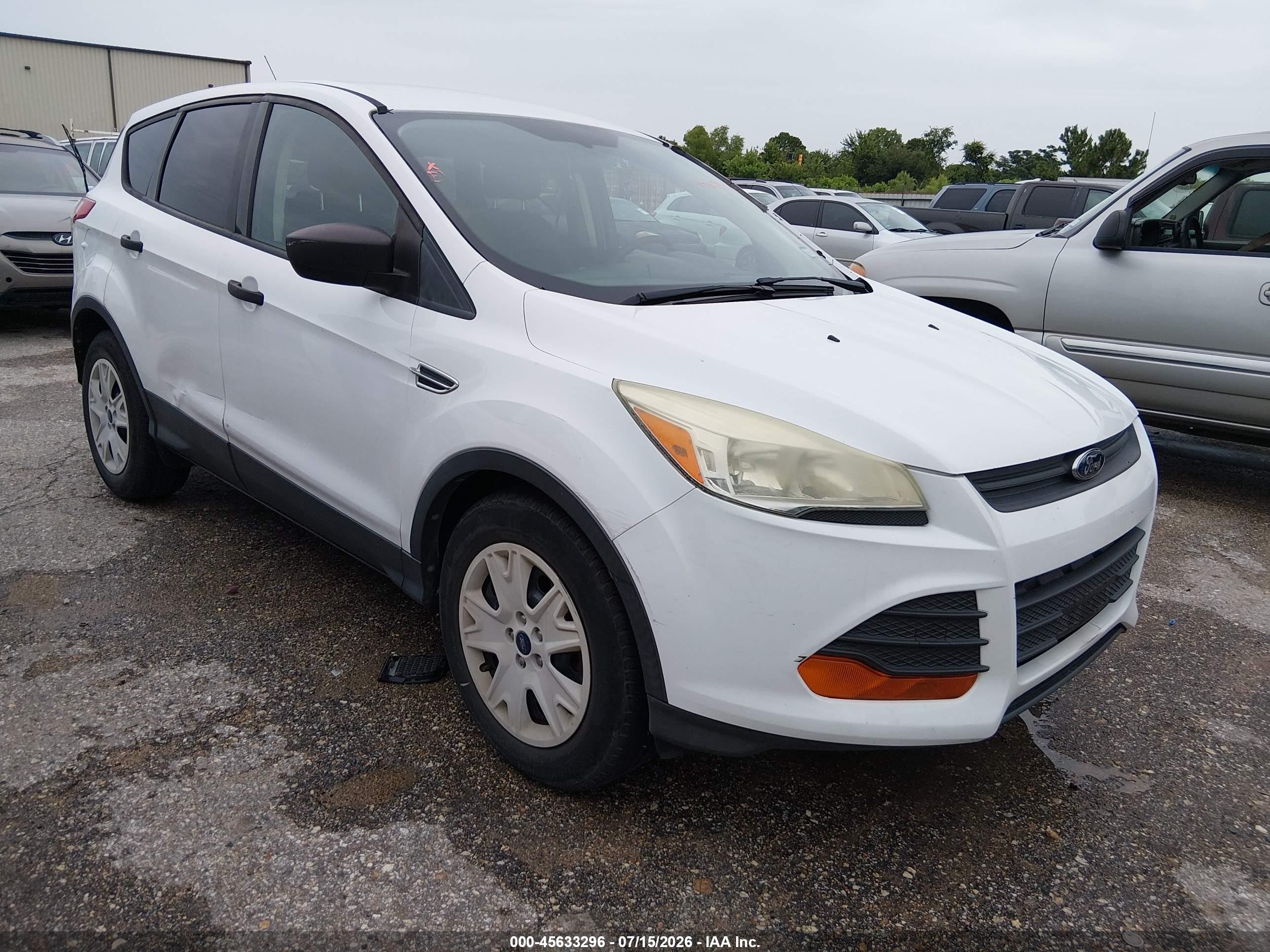 2013 Ford Escape S Белый vin: 1FMCU0F7XDUD94400