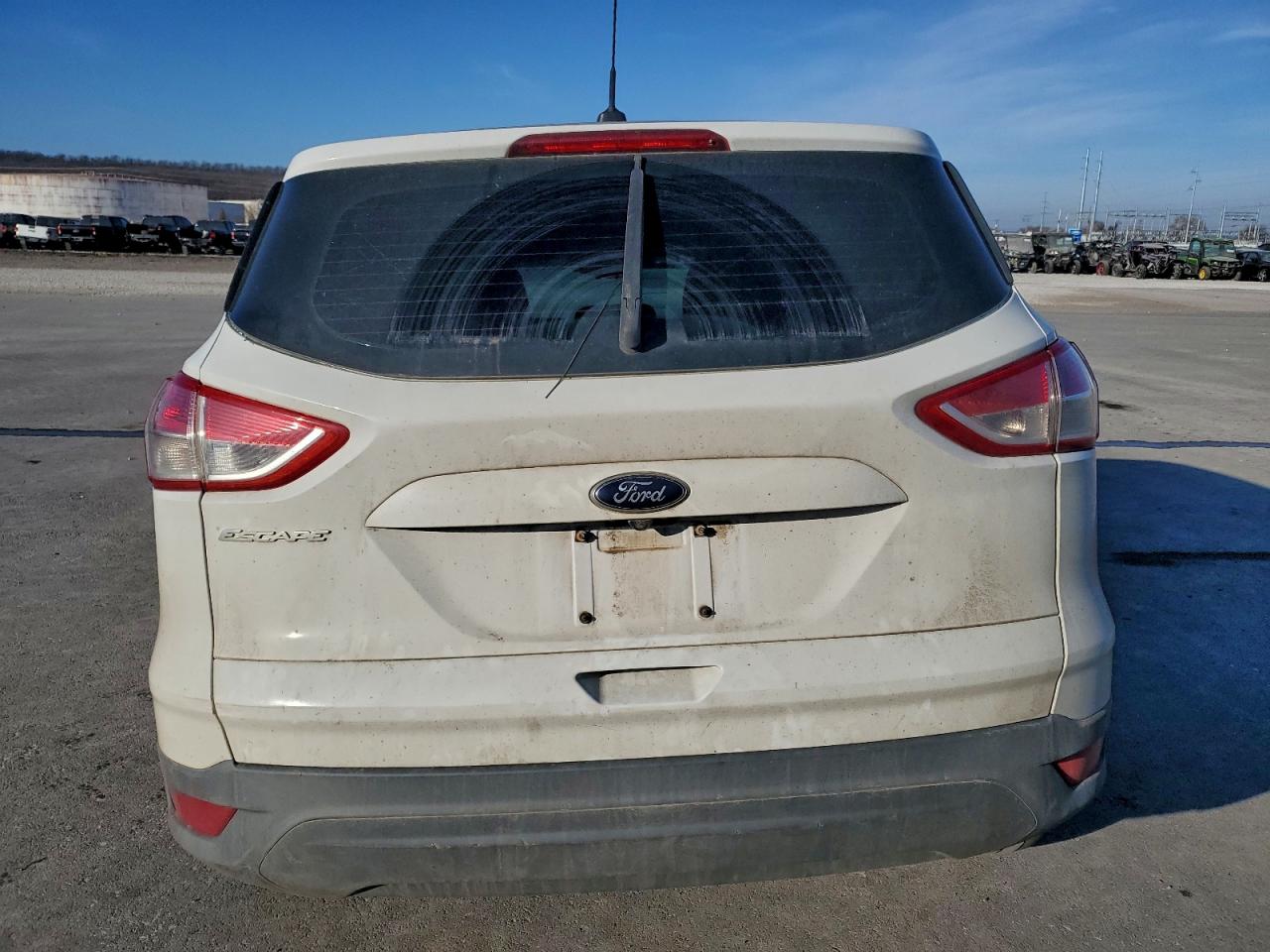2014 Ford Escape S White vin: 1FMCU0F7XEUD08634