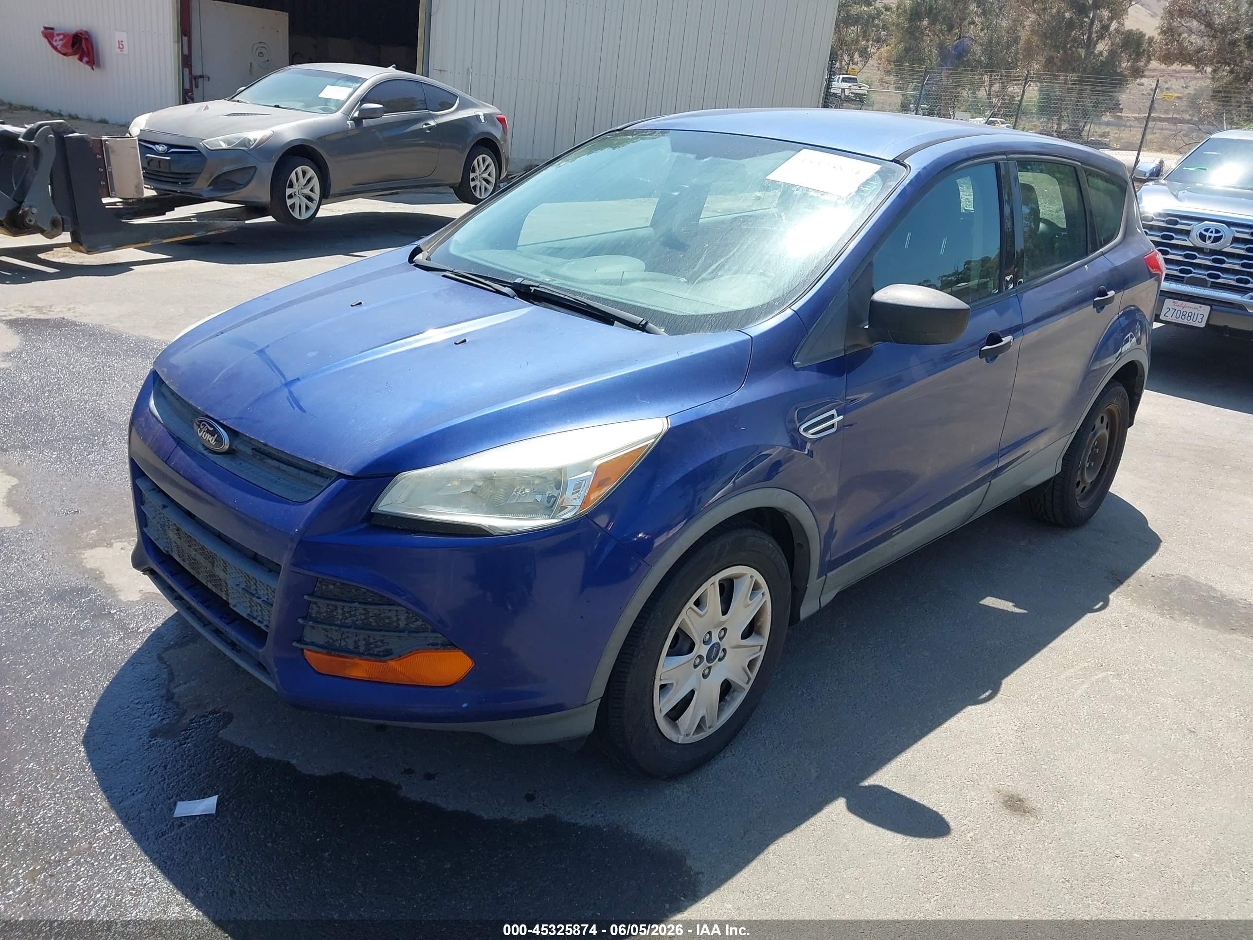 2014 Ford Escape S Синий vin: 1FMCU0F7XEUE00777