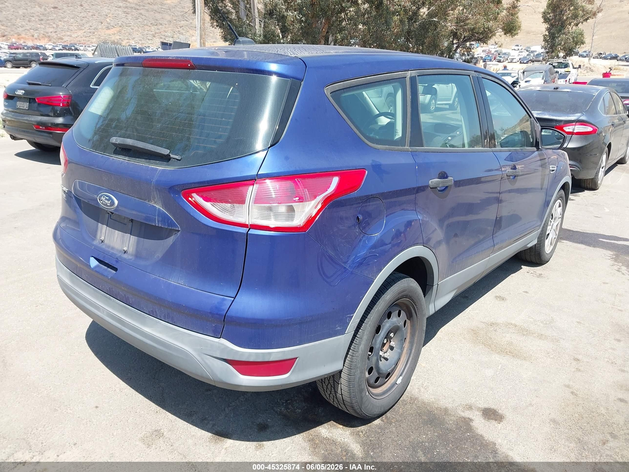 2014 Ford Escape S Синий vin: 1FMCU0F7XEUE00777