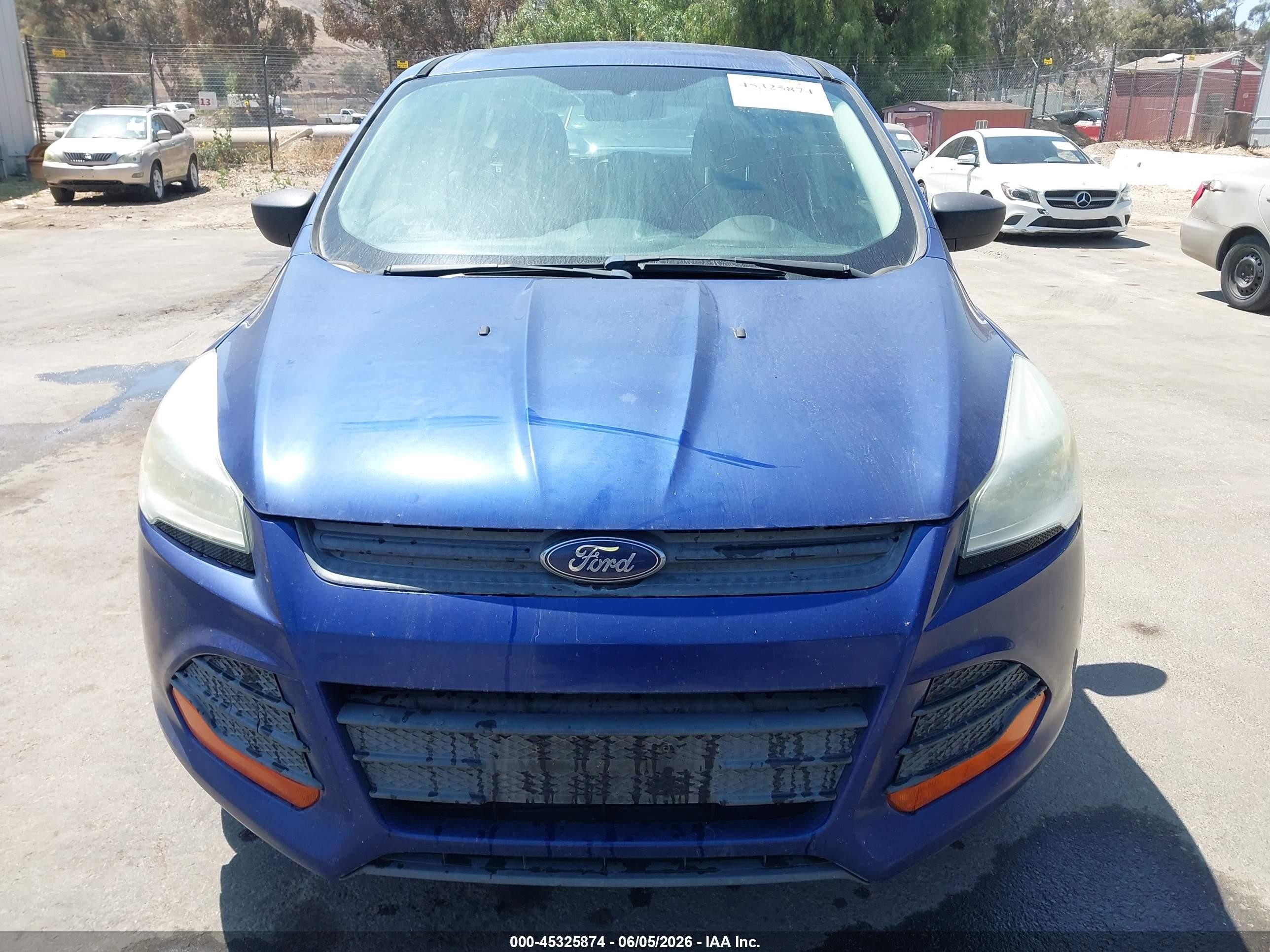 2014 Ford Escape S Синий vin: 1FMCU0F7XEUE00777