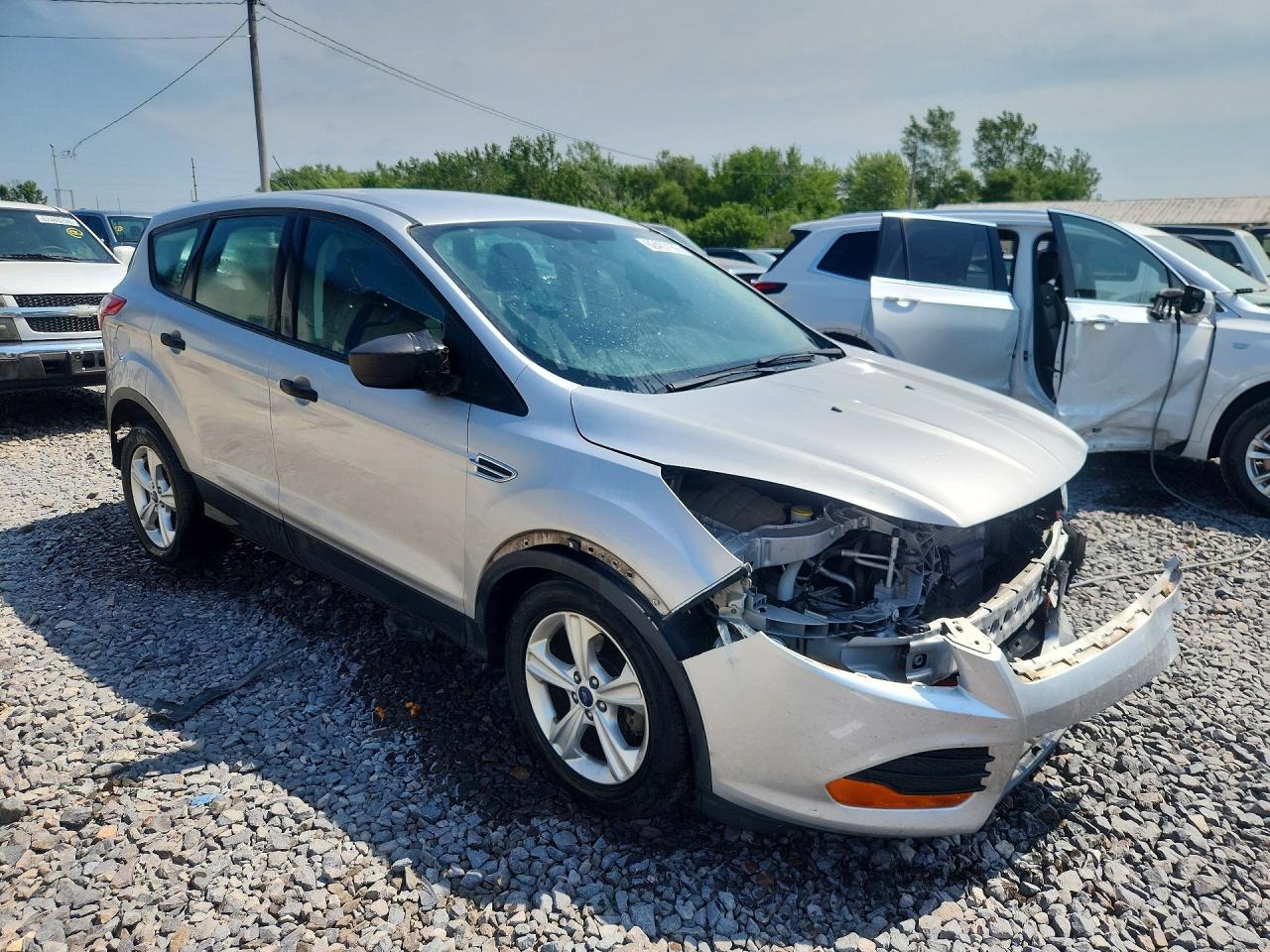 2014 Ford Escape S Серебряный vin: 1FMCU0F7XEUE34069