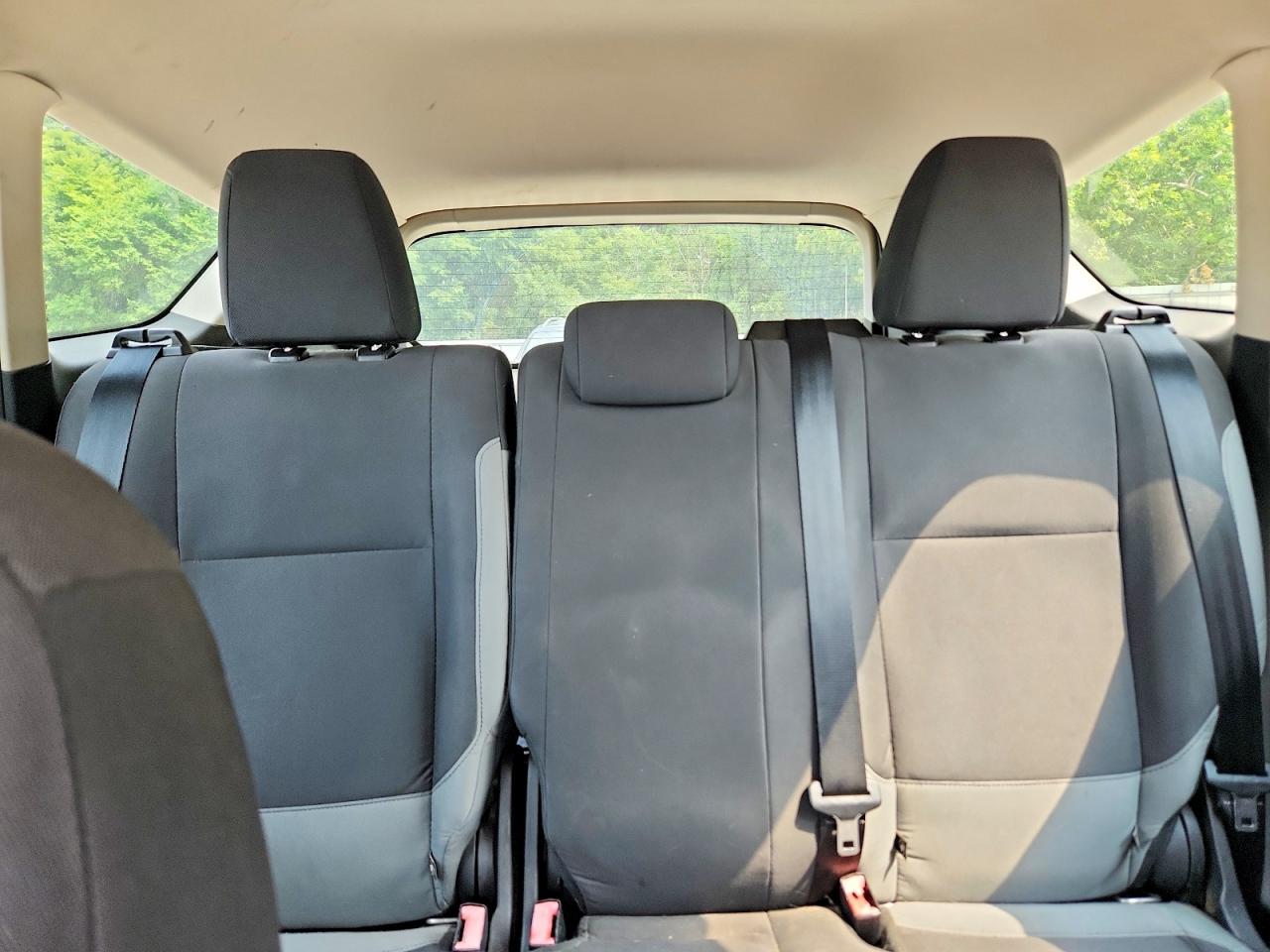 2015 Ford Escape S White vin: 1FMCU0F7XFUB47042