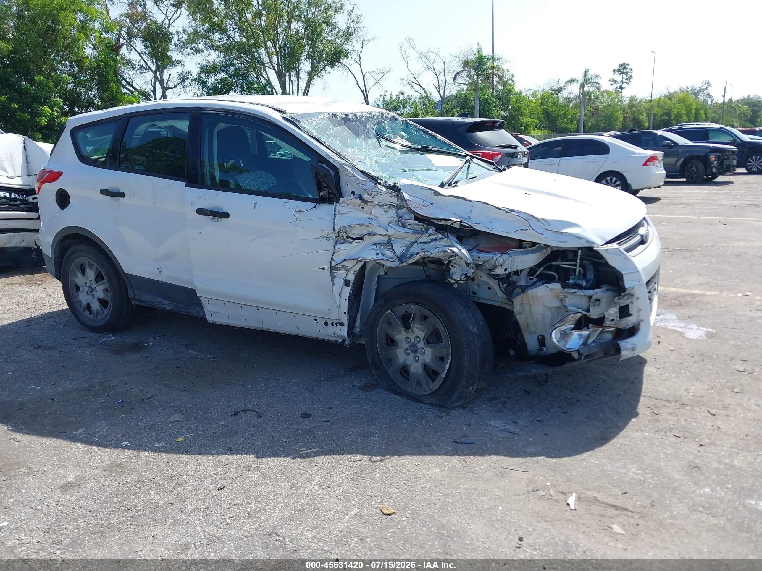 2015 Ford Escape S White vin: 1FMCU0F7XFUB65427