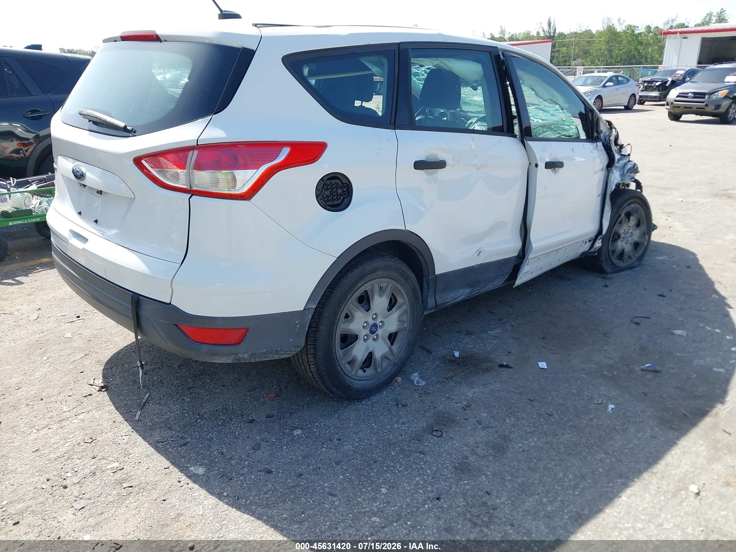2015 Ford Escape S White vin: 1FMCU0F7XFUB65427