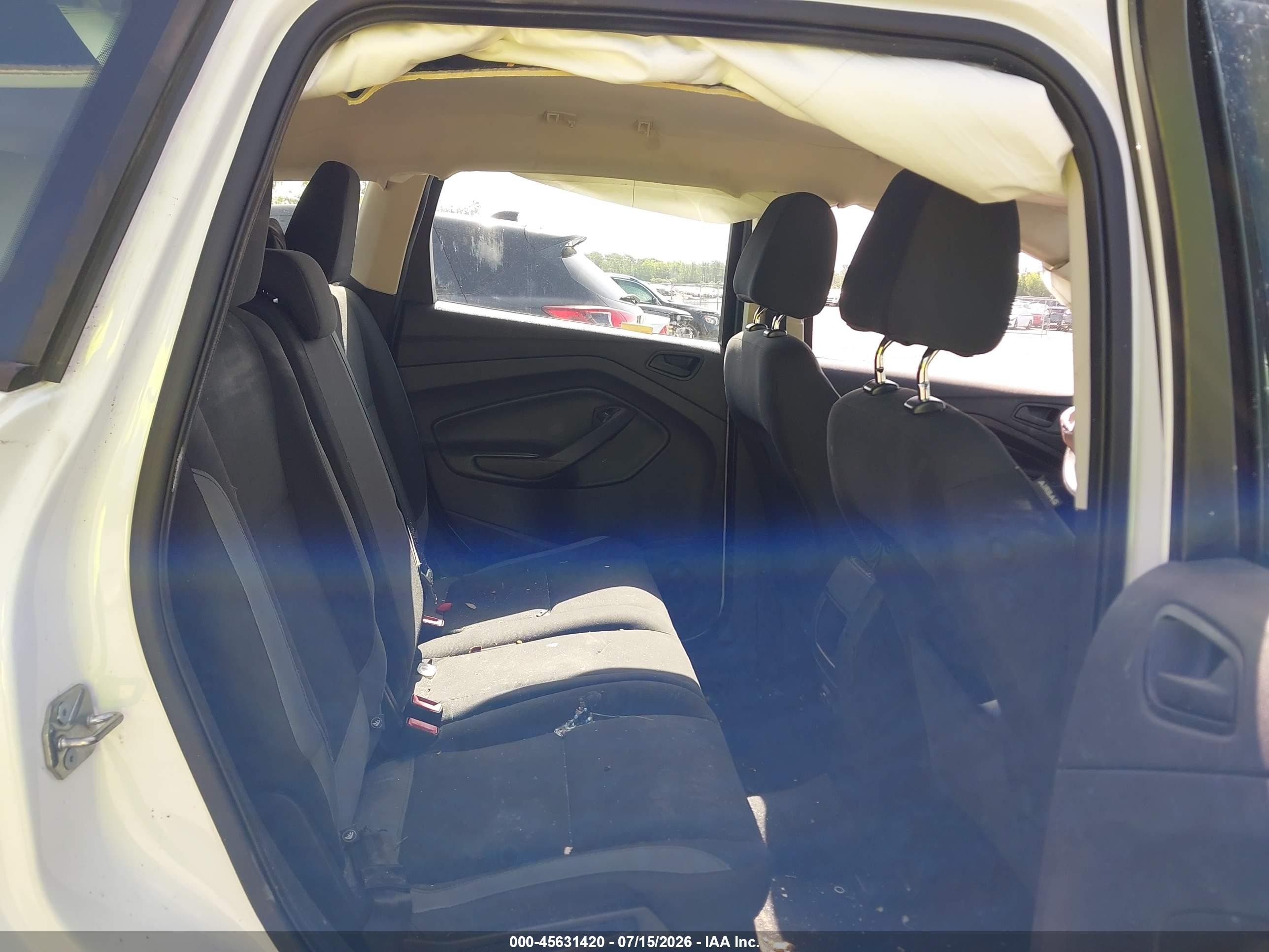 2015 Ford Escape S White vin: 1FMCU0F7XFUB65427