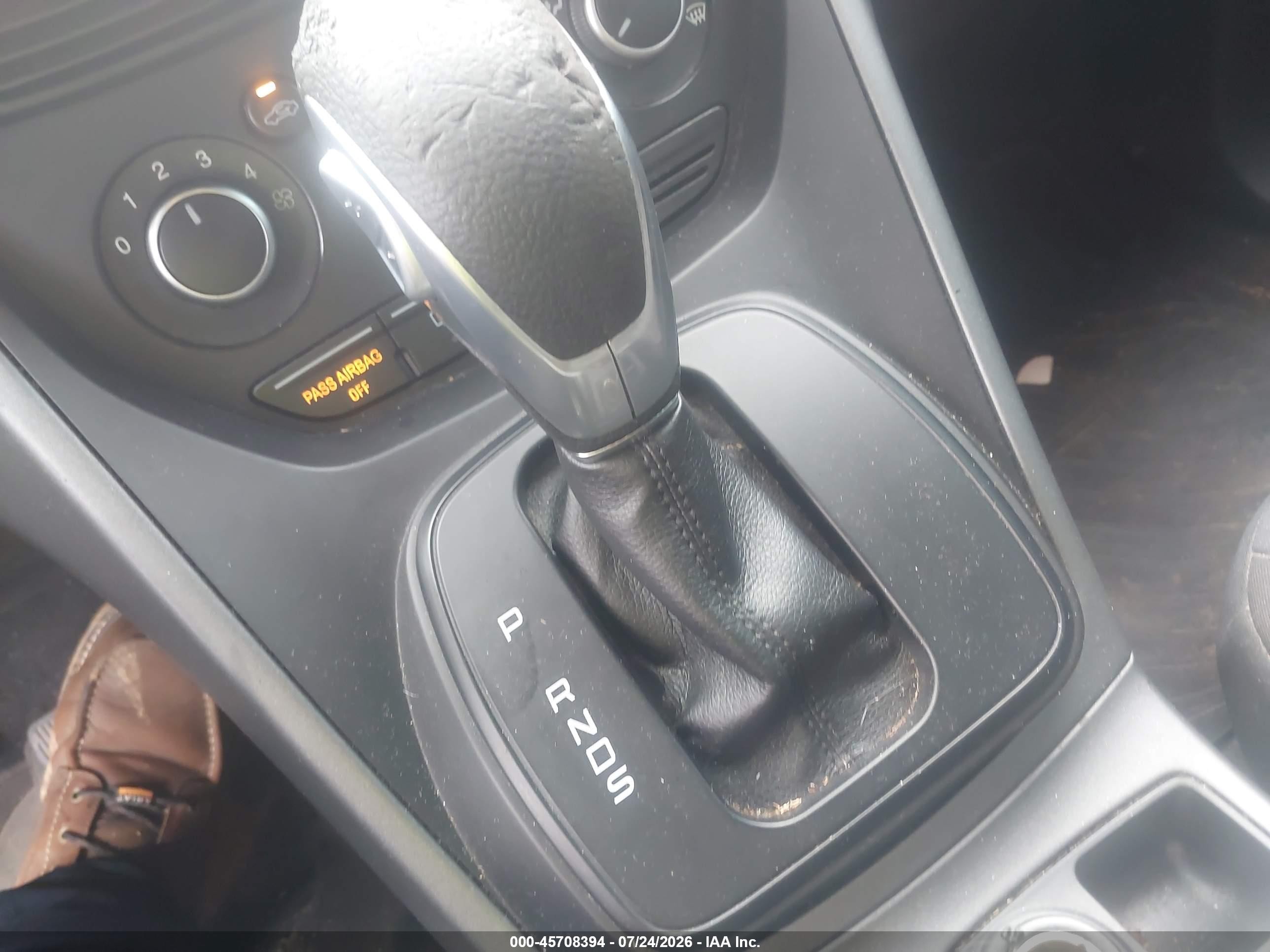 2015 Ford Escape S Maroon vin: 1FMCU0F7XFUC32642