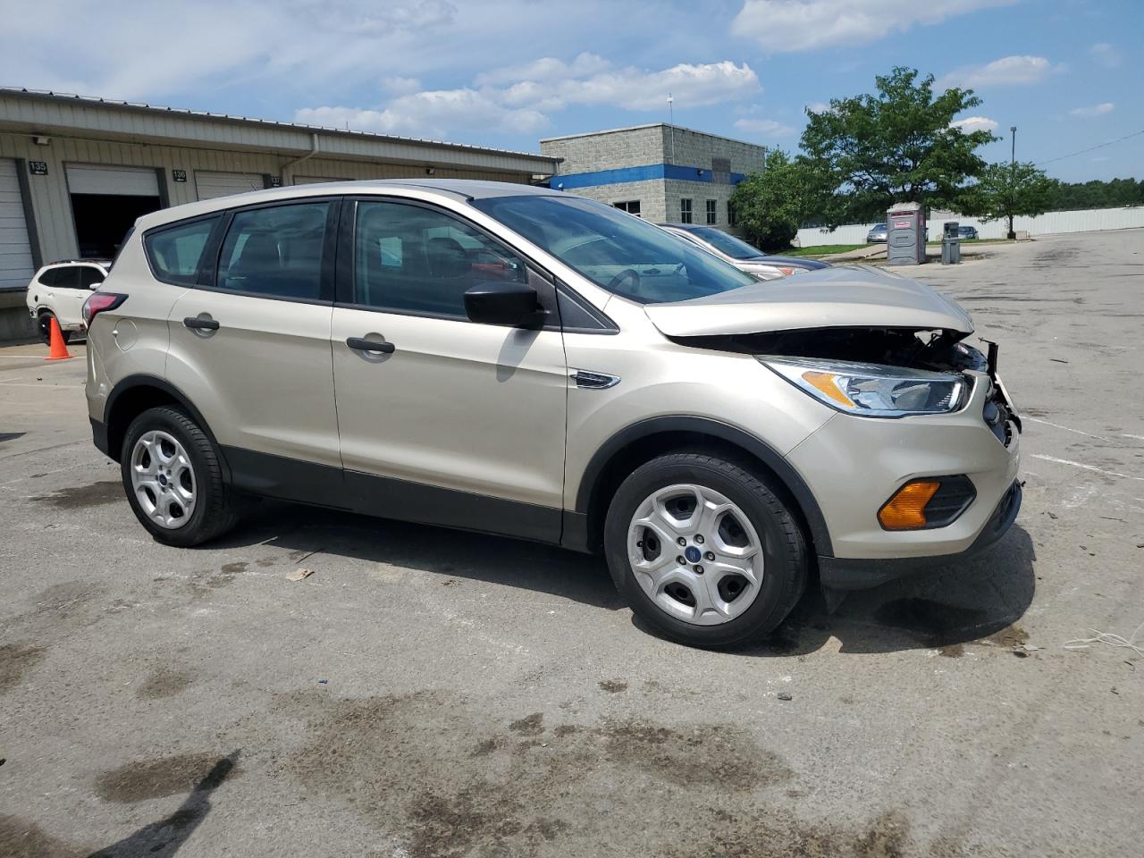 2017 Ford Escape S Beige vin: 1FMCU0F7XHUB75829