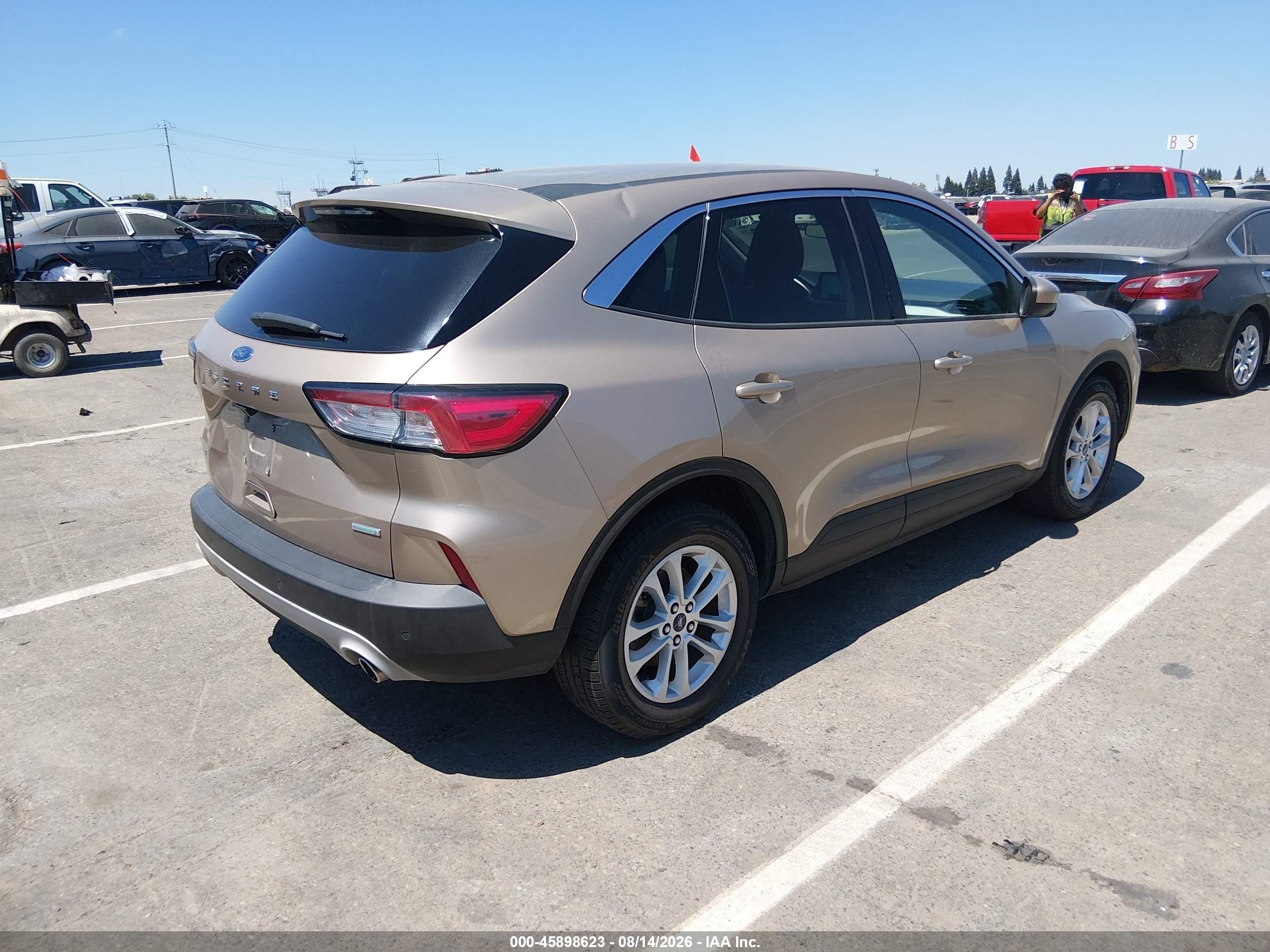 2020 Ford Escape Se Gold vin: 1FMCU0G60LUC01286