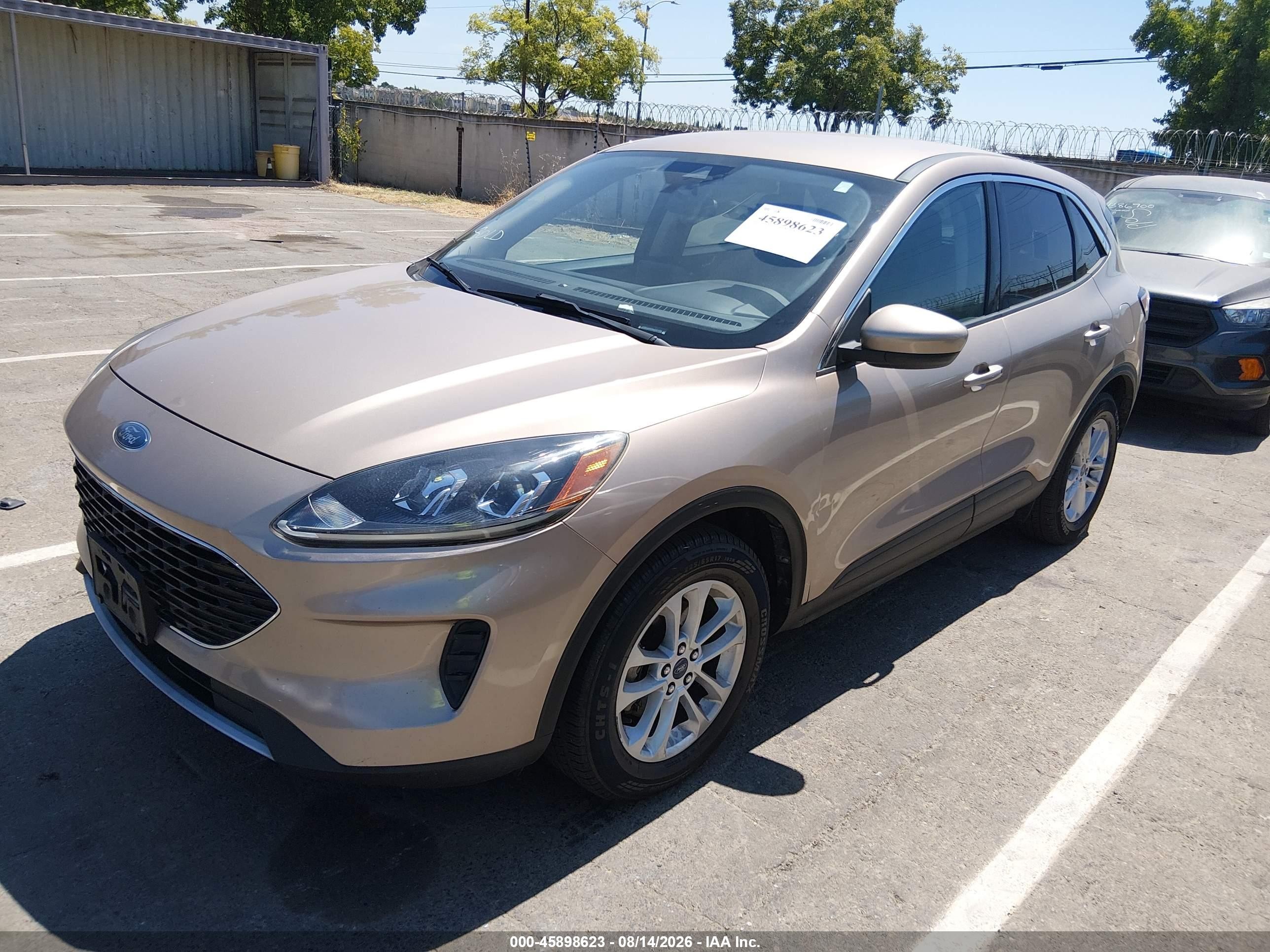 2020 Ford Escape Se Gold vin: 1FMCU0G60LUC01286