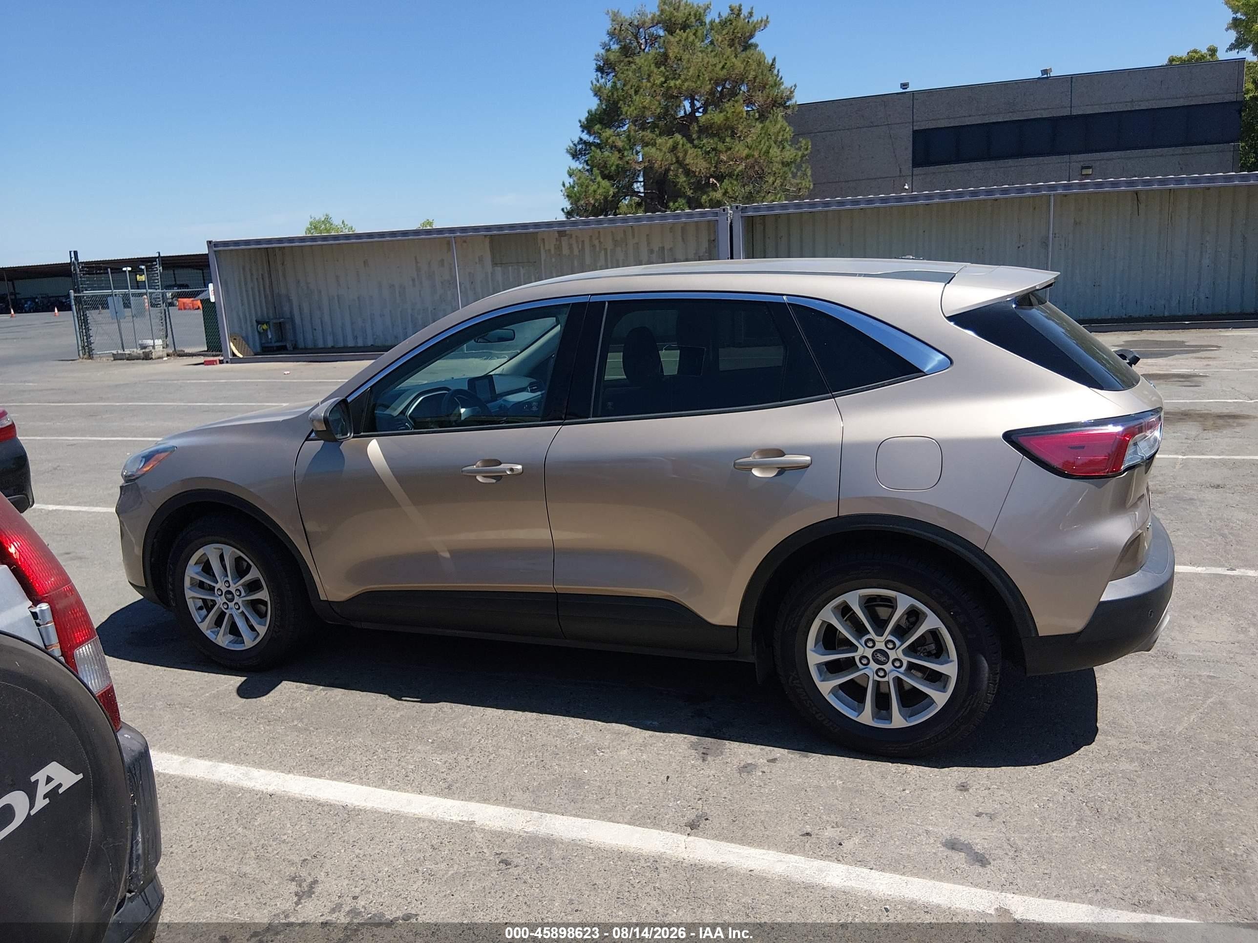 2020 Ford Escape Se Gold vin: 1FMCU0G60LUC01286