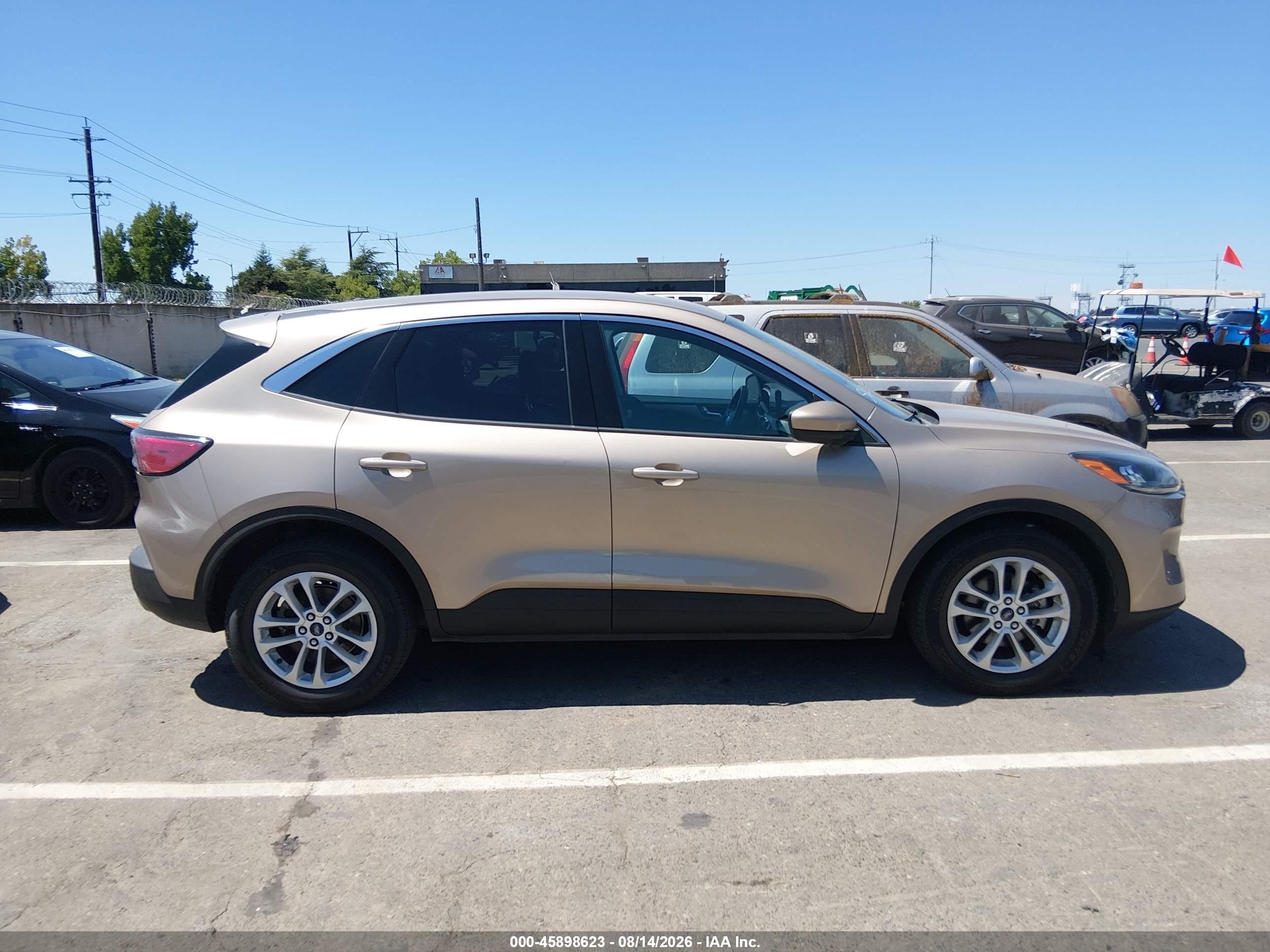 2020 Ford Escape Se Gold vin: 1FMCU0G60LUC01286